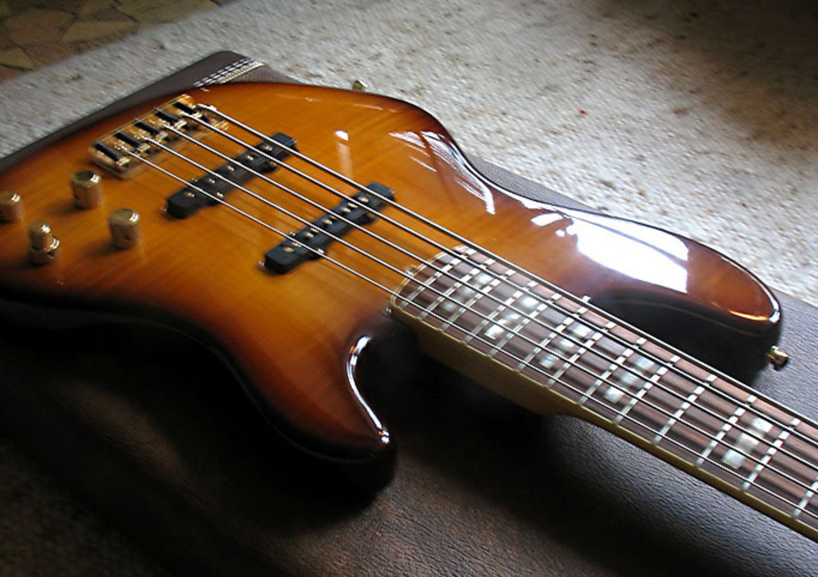 Fender American Deluxe Jazz Bass V FMT [20012003] image (19945