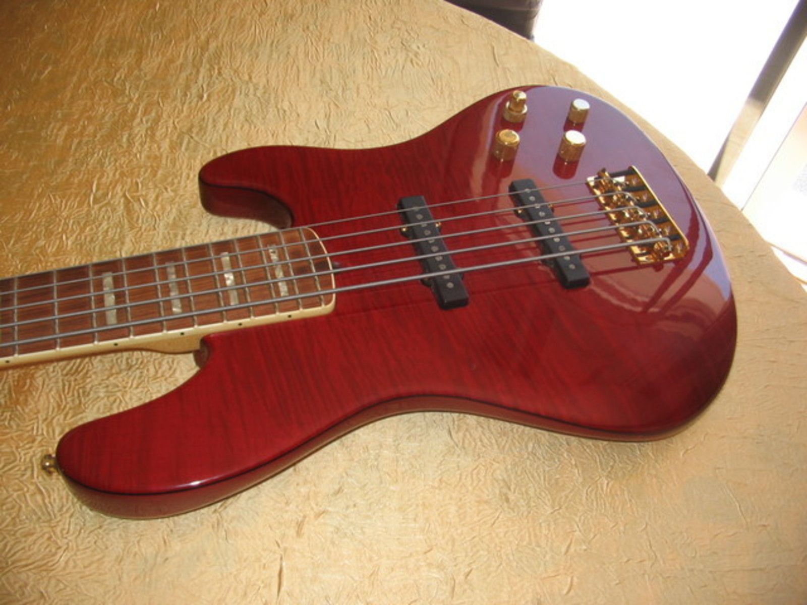 Fender American Deluxe Jazz Bass V QMT image (10625) Audiofanzine