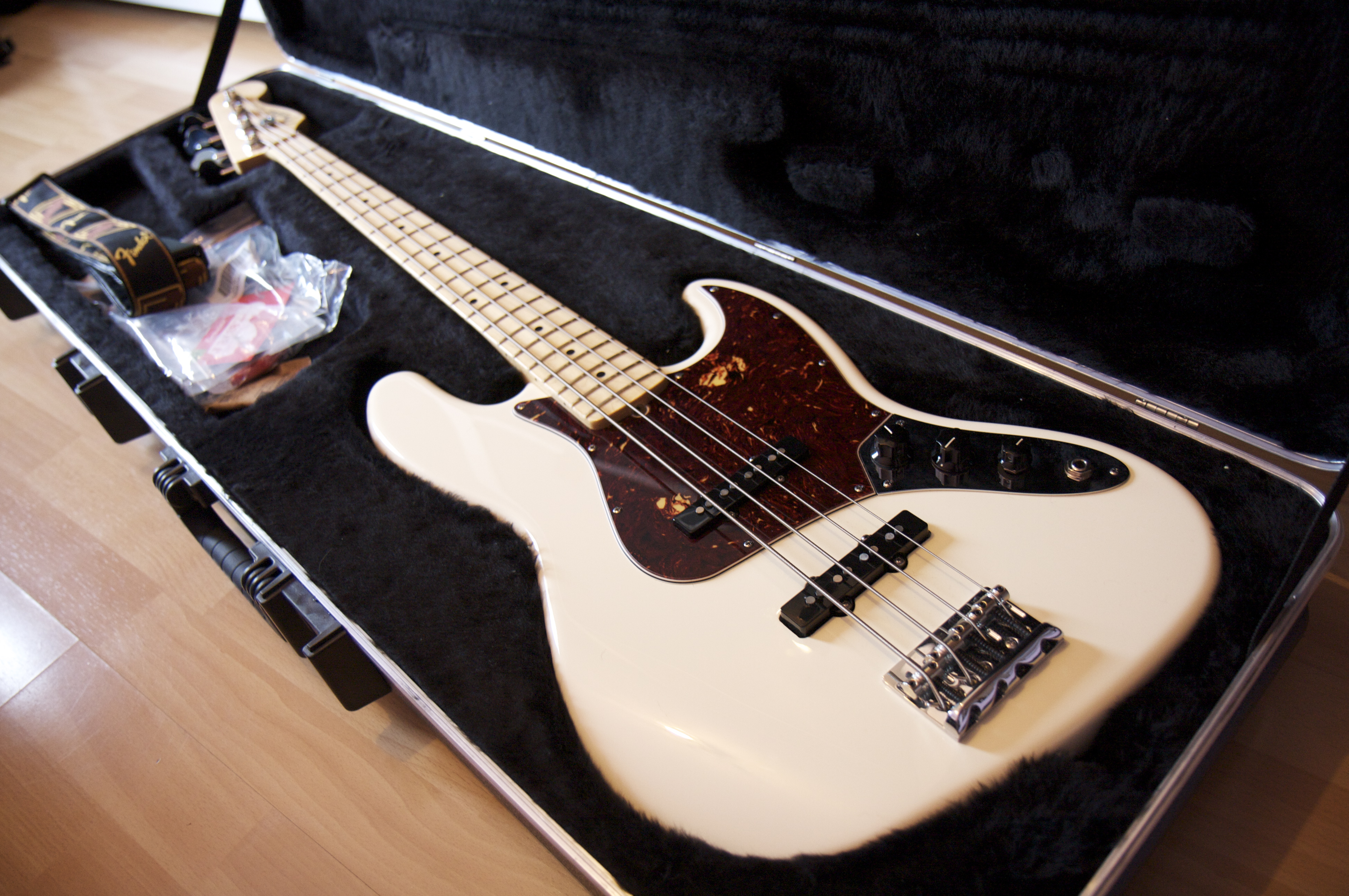 Photo Fender American Standard Jazz Bass Olympic White Maple Fender