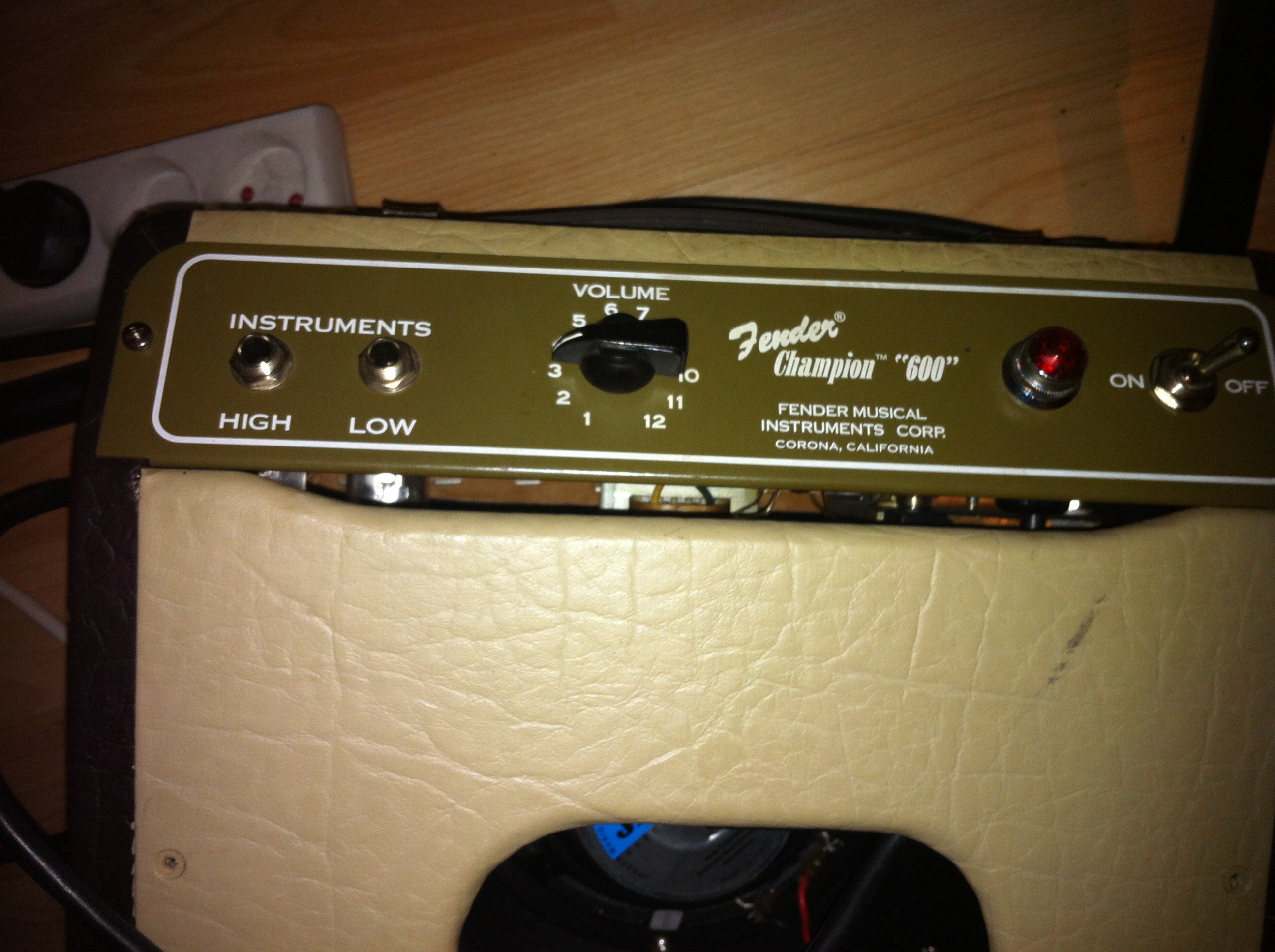 FENDER CHAMPION600 小型真空管アンプ 山野楽器 最安値比較: 岩崎