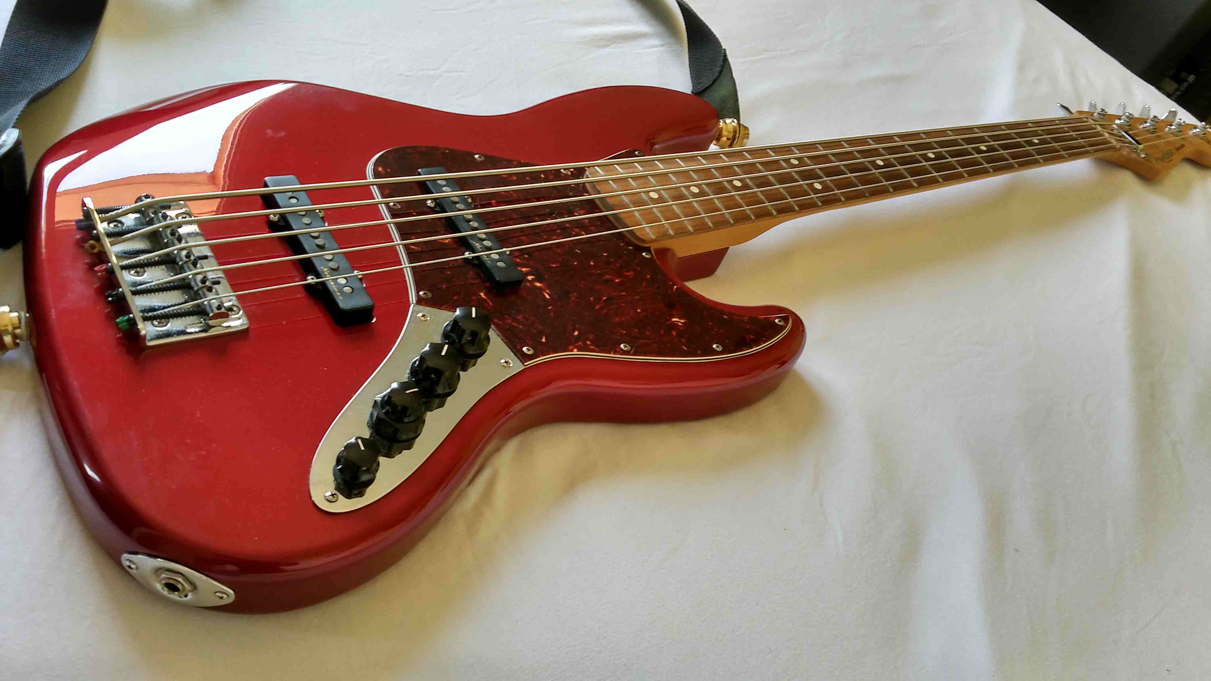 Fender Deluxe Active Jazz Bass V 2004 Current Image 1584576 Audiofanzine