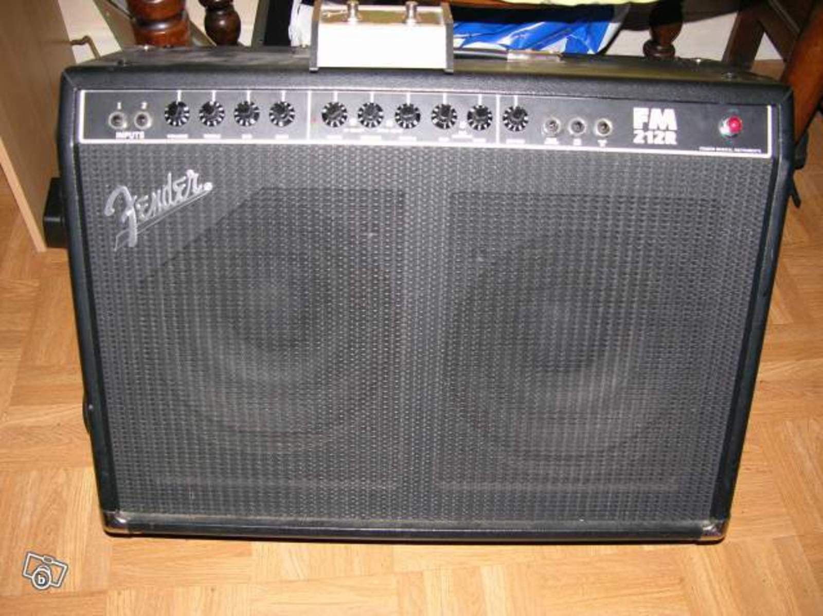 Fender Fm212R