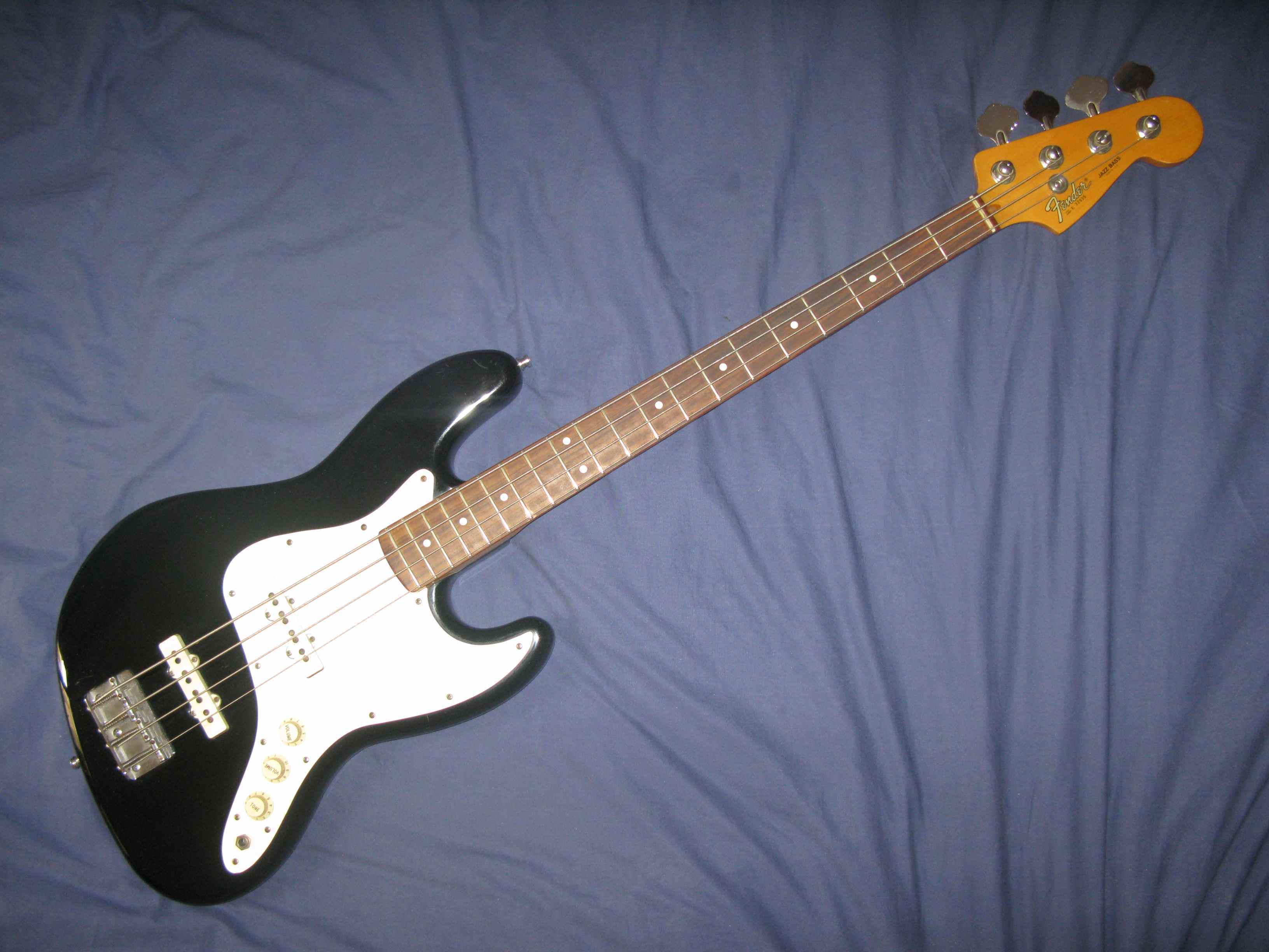 [Obrazek: fender-jazz-bass-us-1983-121241.jpg]