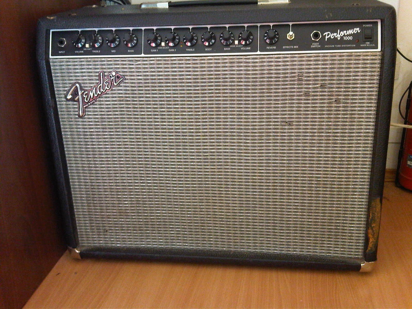 Fender Performer 1000 image (223650) Audiofanzine