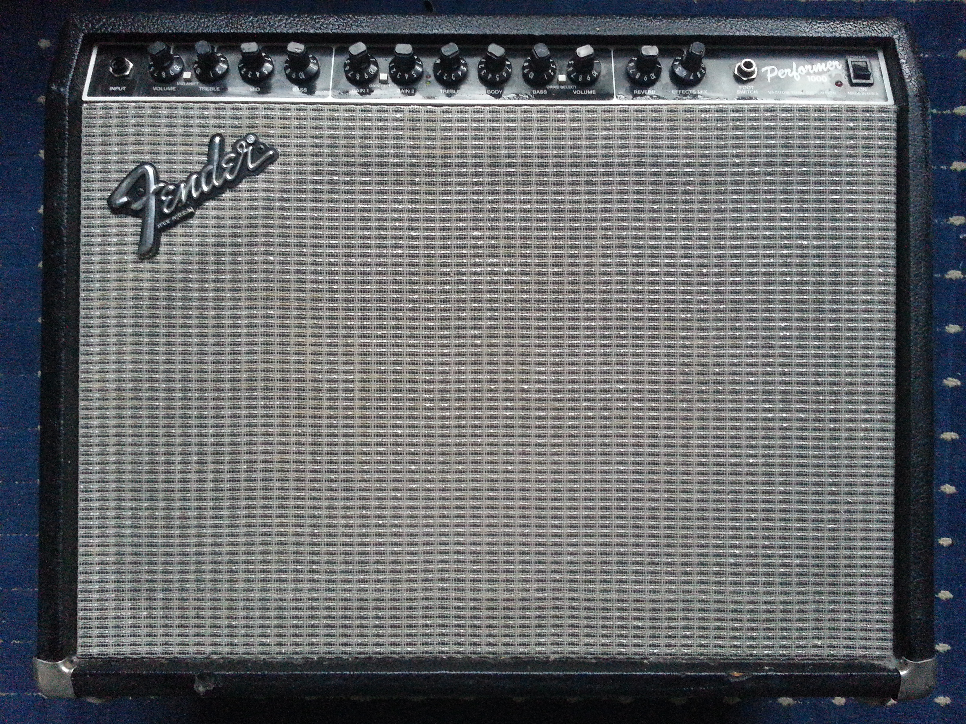 Fender Performer 1000 image (503279) Audiofanzine