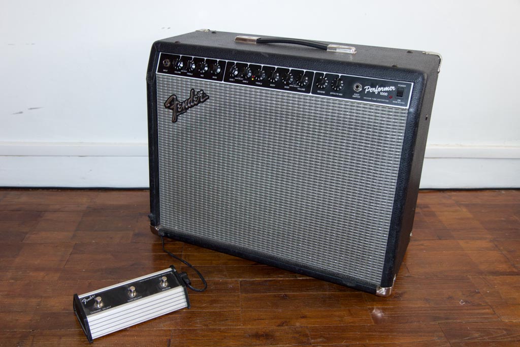 Fender Performer 1000 image (629265) Audiofanzine