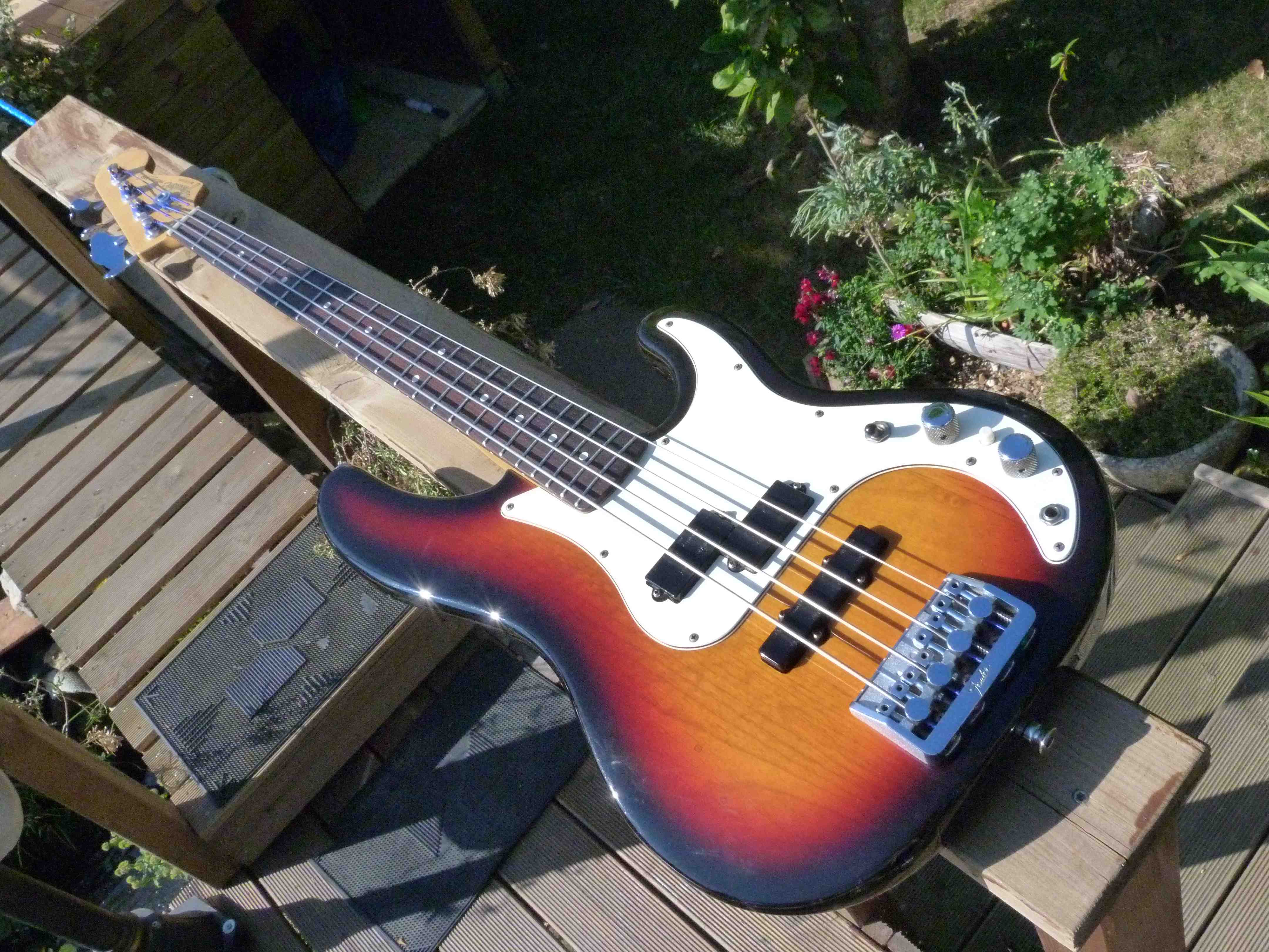 Precision Bass Special Fender-precision-bass-plus-deluxe-1992-1994-287859