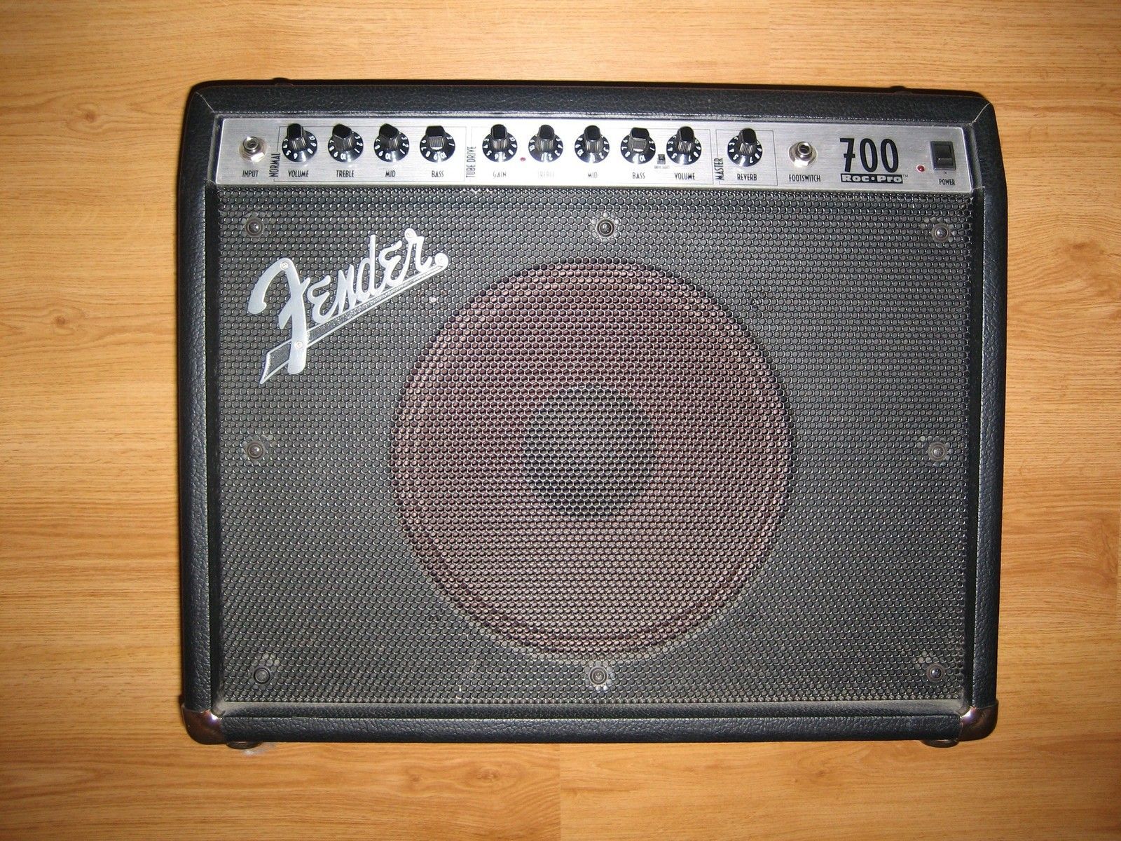 Fender Roc Pro 700 image (197695) Audiofanzine