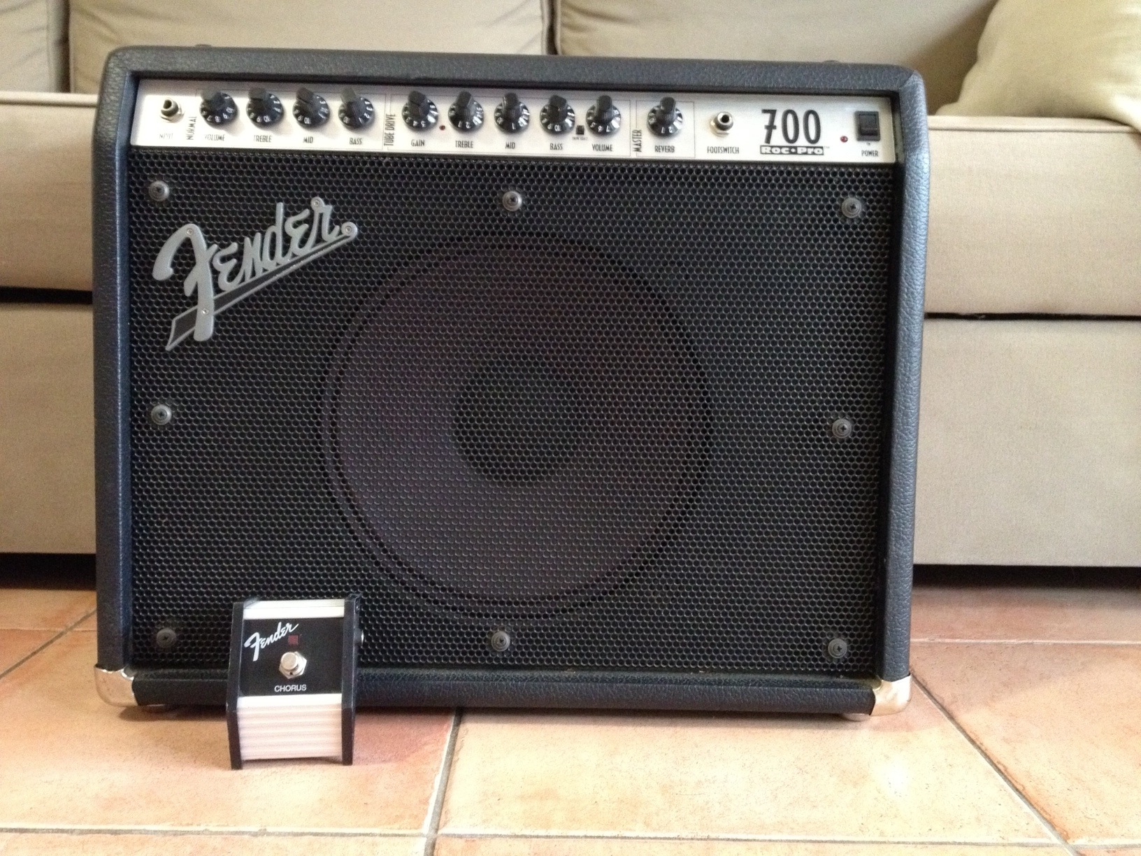 Fender Roc Pro 700 image (303684) Audiofanzine