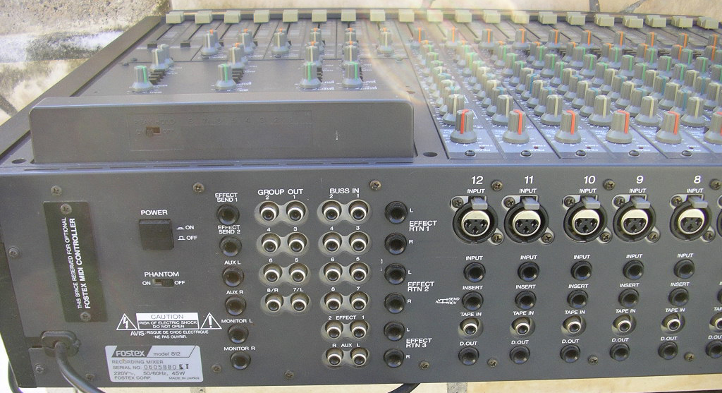 Fostex 812 (1990) 12 channel bus MIDI mixer
