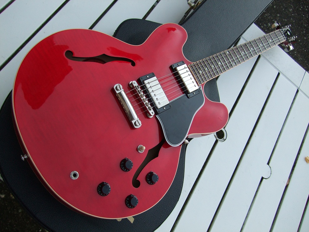 Gibson ES335 Dot Figured Gloss Cherry image (607581) Audiofanzine