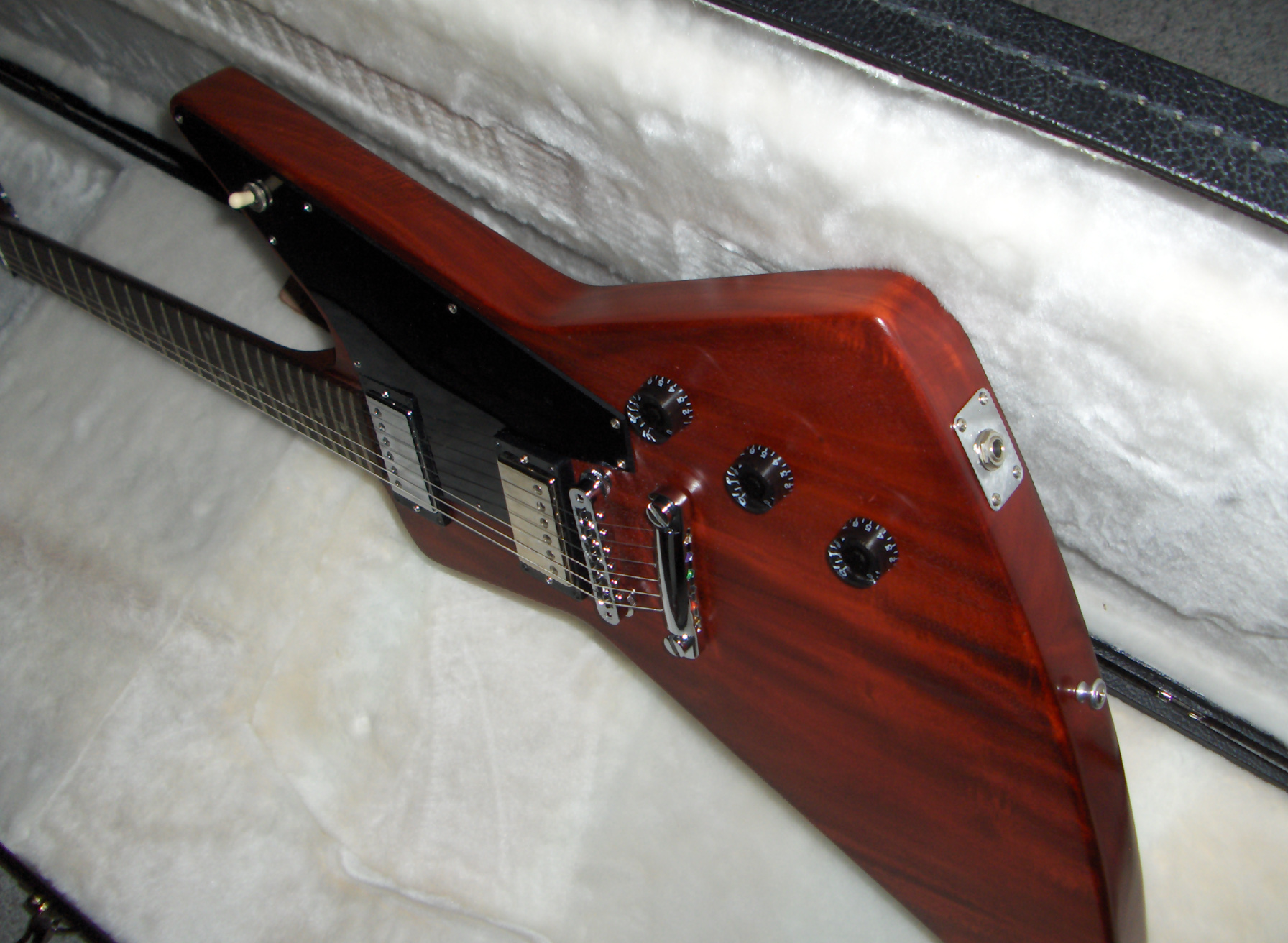 gibson-explorer-faded-worn-cherry-322773.jpg