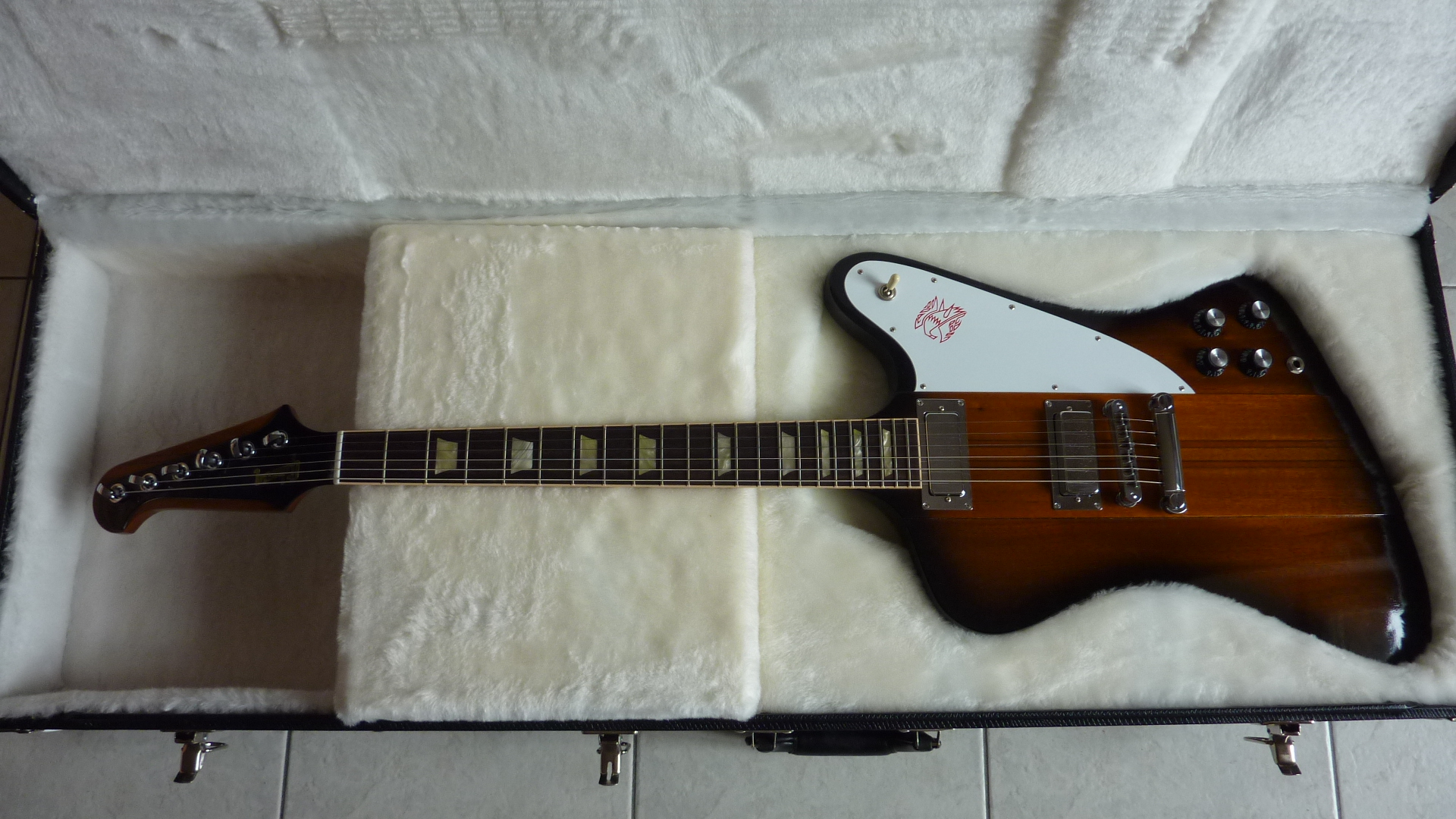 gibson-firebird-v-vintage-sunburst-24036