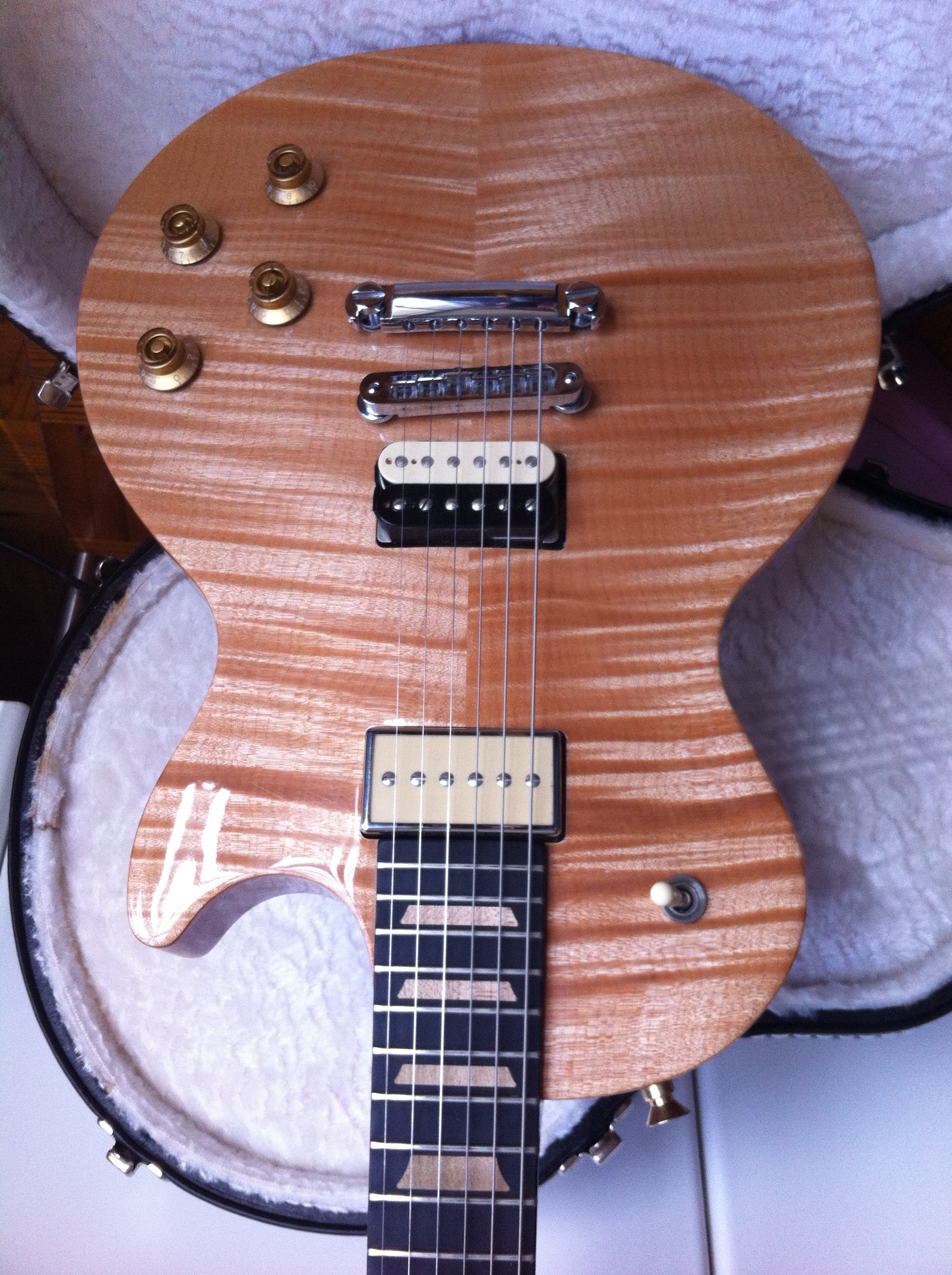 Gibson [Guitar of the Month May 2008] Les Paul Push Tone Antique Natural image (767619
