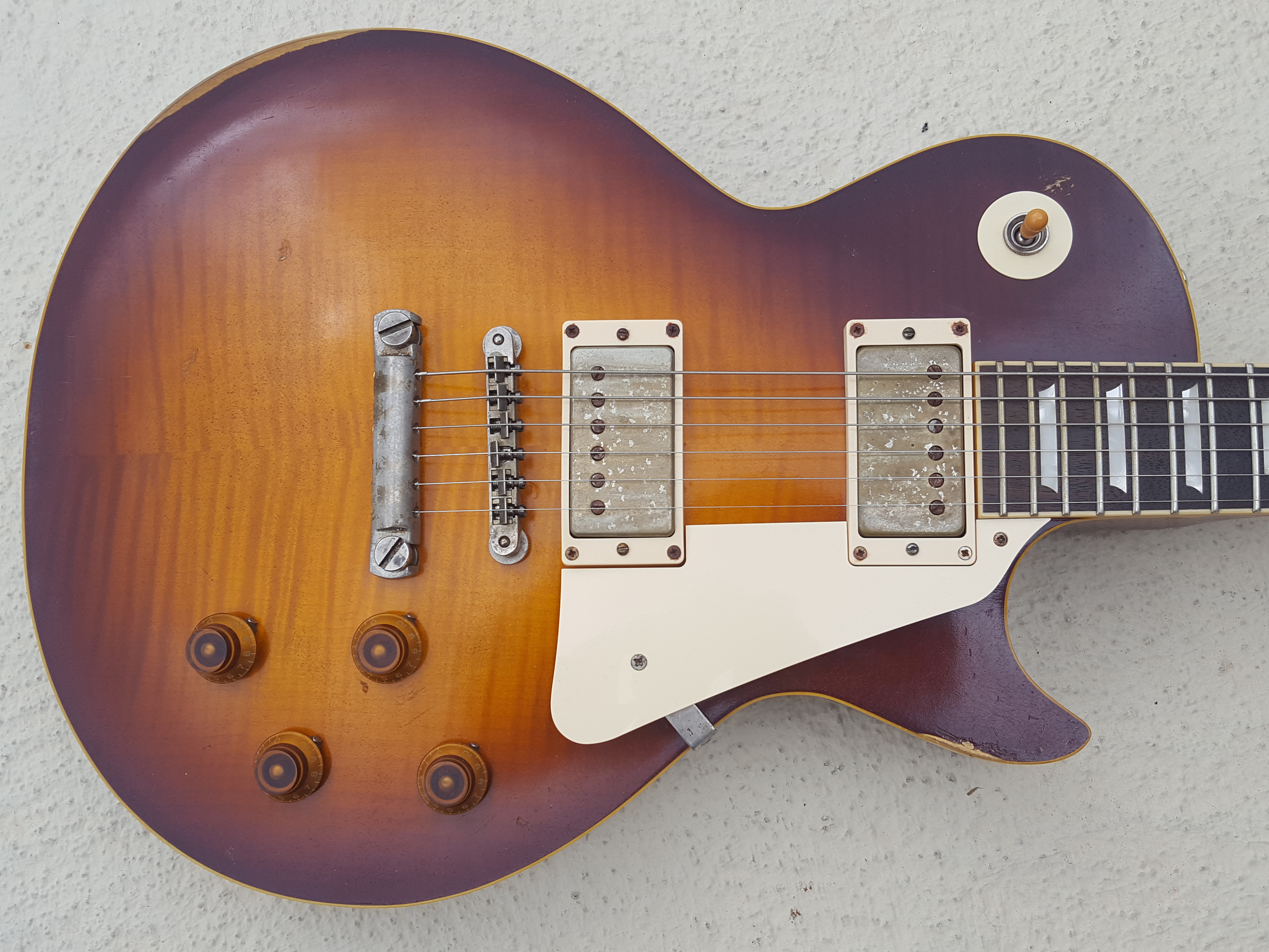 gibson les paul classic 1960 dating A modern take on the renowned les paul standard, the gibson les paul classic electric guitar updates the model we all know and love with some new accoutrements. gibson les paul classic 1960 dating A modern take on the renowned les paul standard, the gibson les paul classic electric guitar updates the model we all know and love with some new accoutrements.