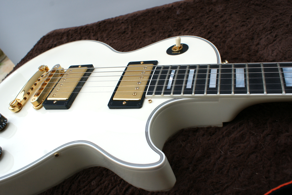 gibson-les-paul-custom-alpine-white-717412.jpg