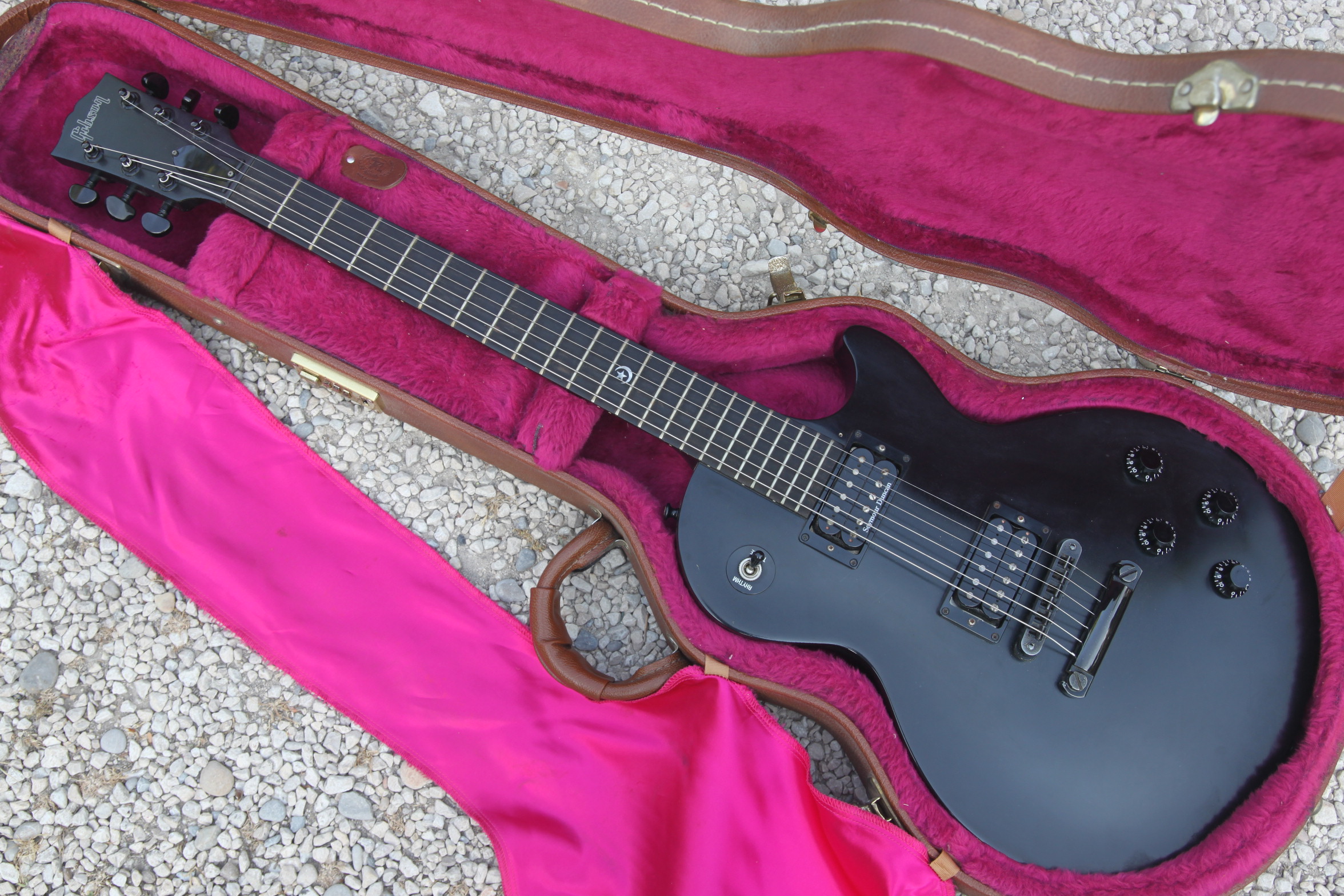 Gibson Les Paul Studio Gothic image (1125575) Audiofanzine