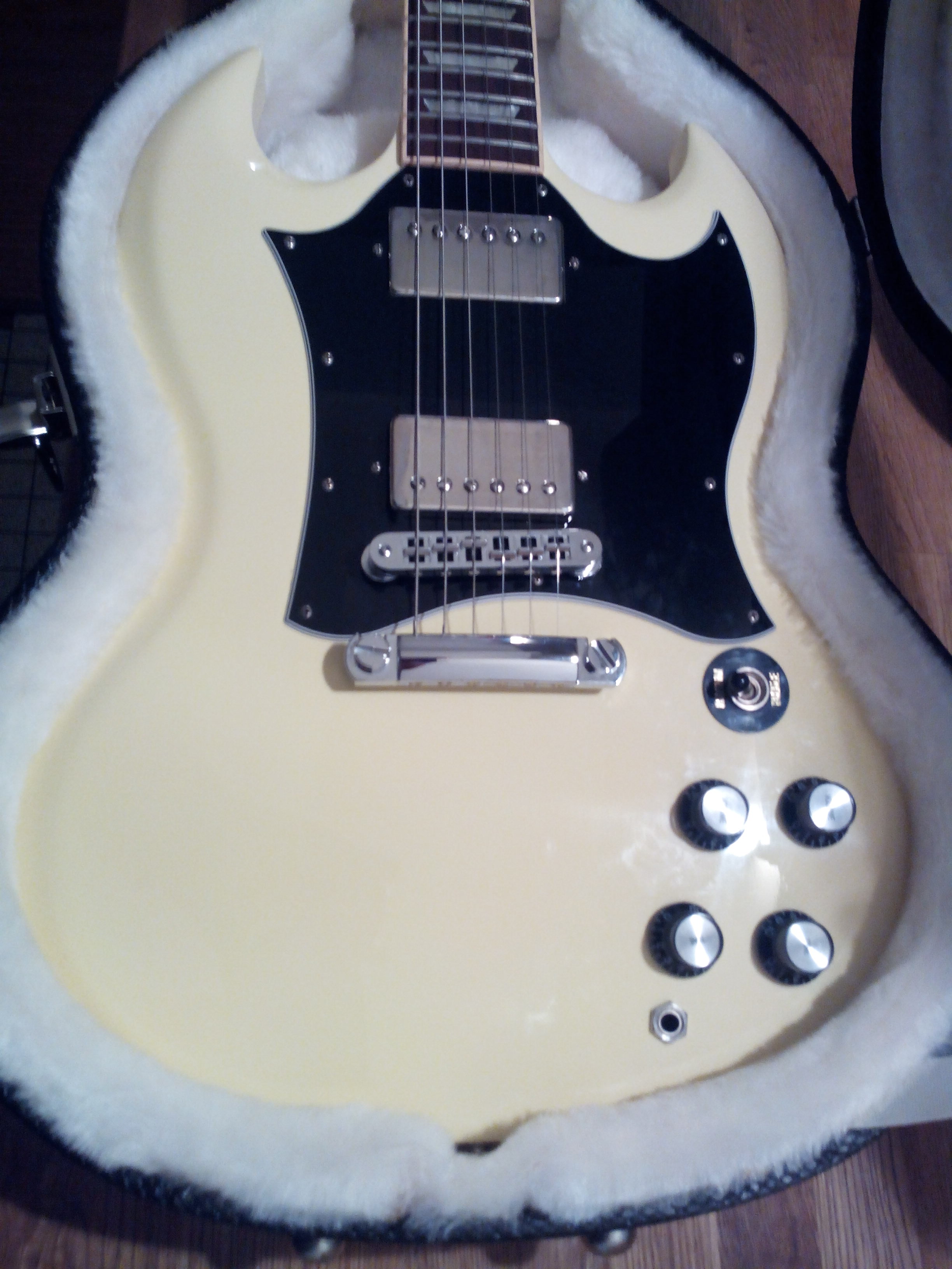 Gibson SG Standard Limited Cream image (708572) Audiofanzine