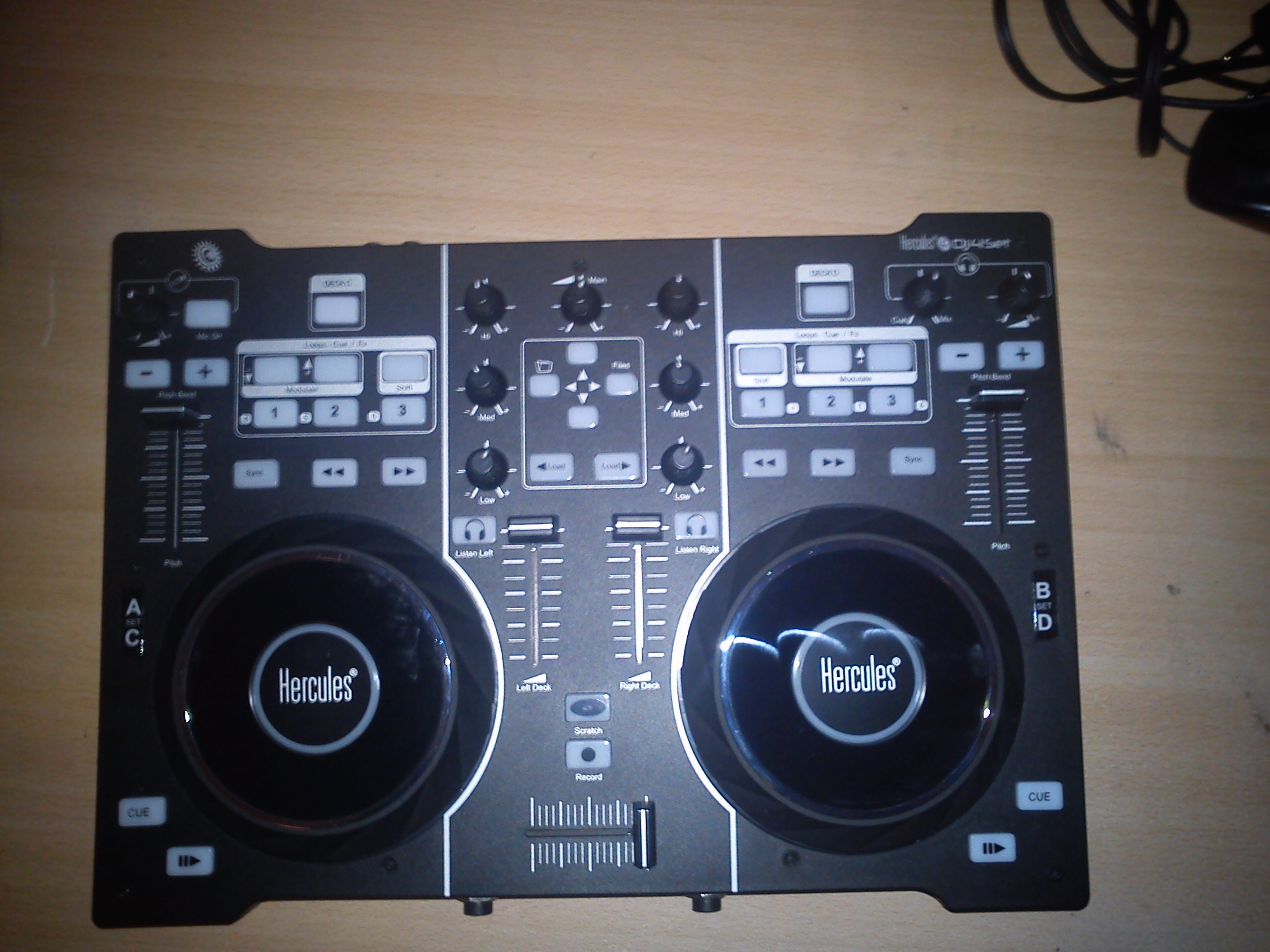 Hercules DJ 4Set image (328083) Audiofanzine