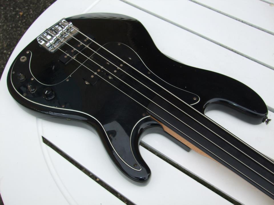 Hohner Precision Jazz bass fretless image (316750) Audiofanzine