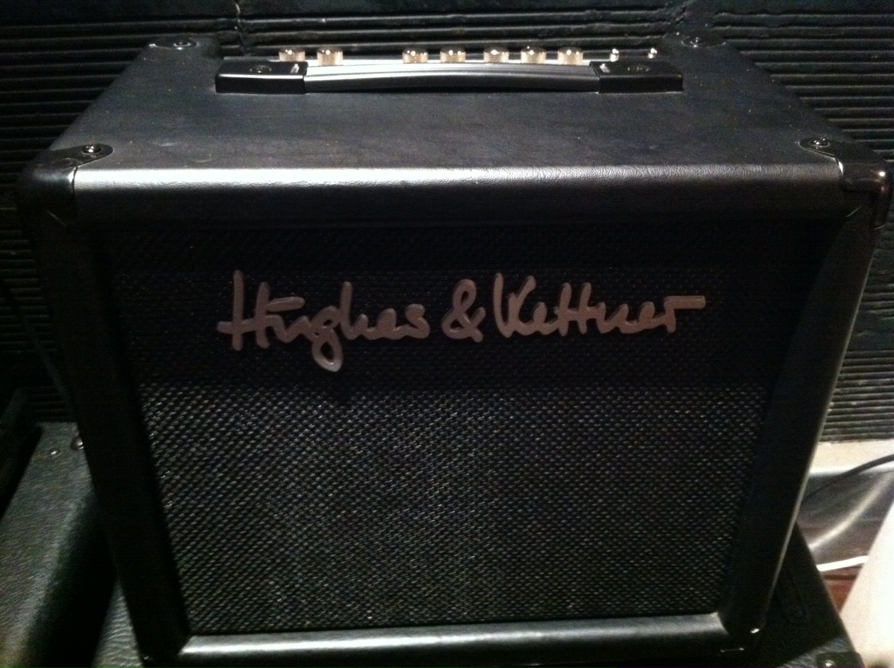 Hughes Kettner Tubemeister 18 Combo Инструкция Hughes Kettner Tubemeister 18 Combo Инструкция