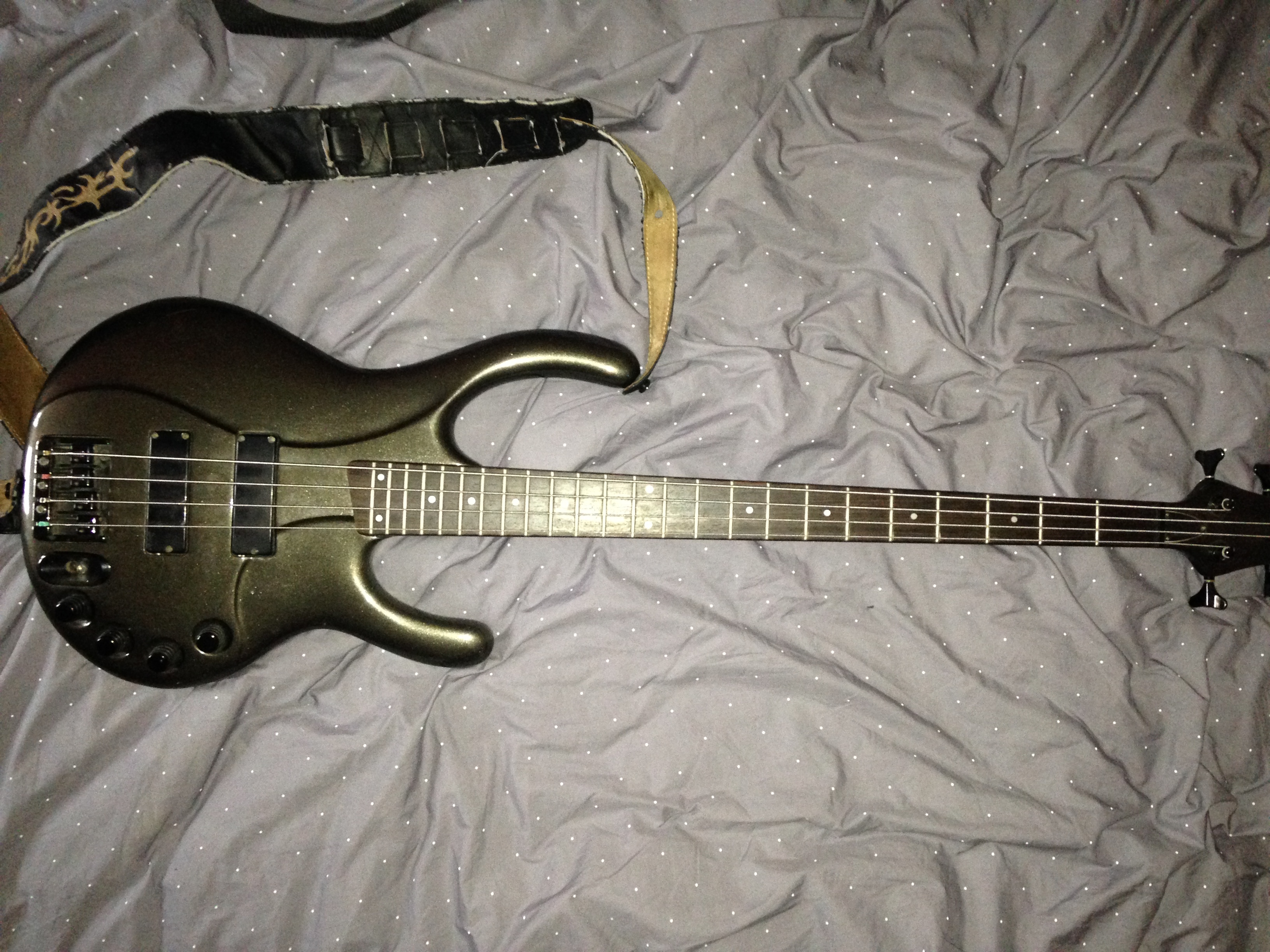 Ibanez Ergodyne Edc 700 4 String Bass Ibanez Ergodyne Edc 700 4 String Bass
