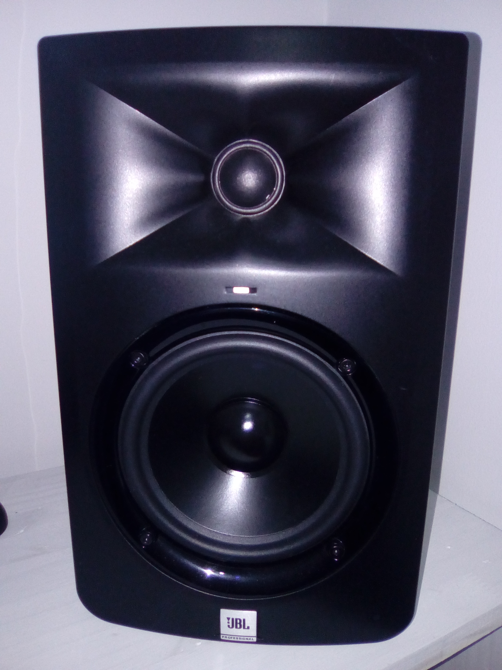 LSR305 JBL LSR305 Audiofanzine