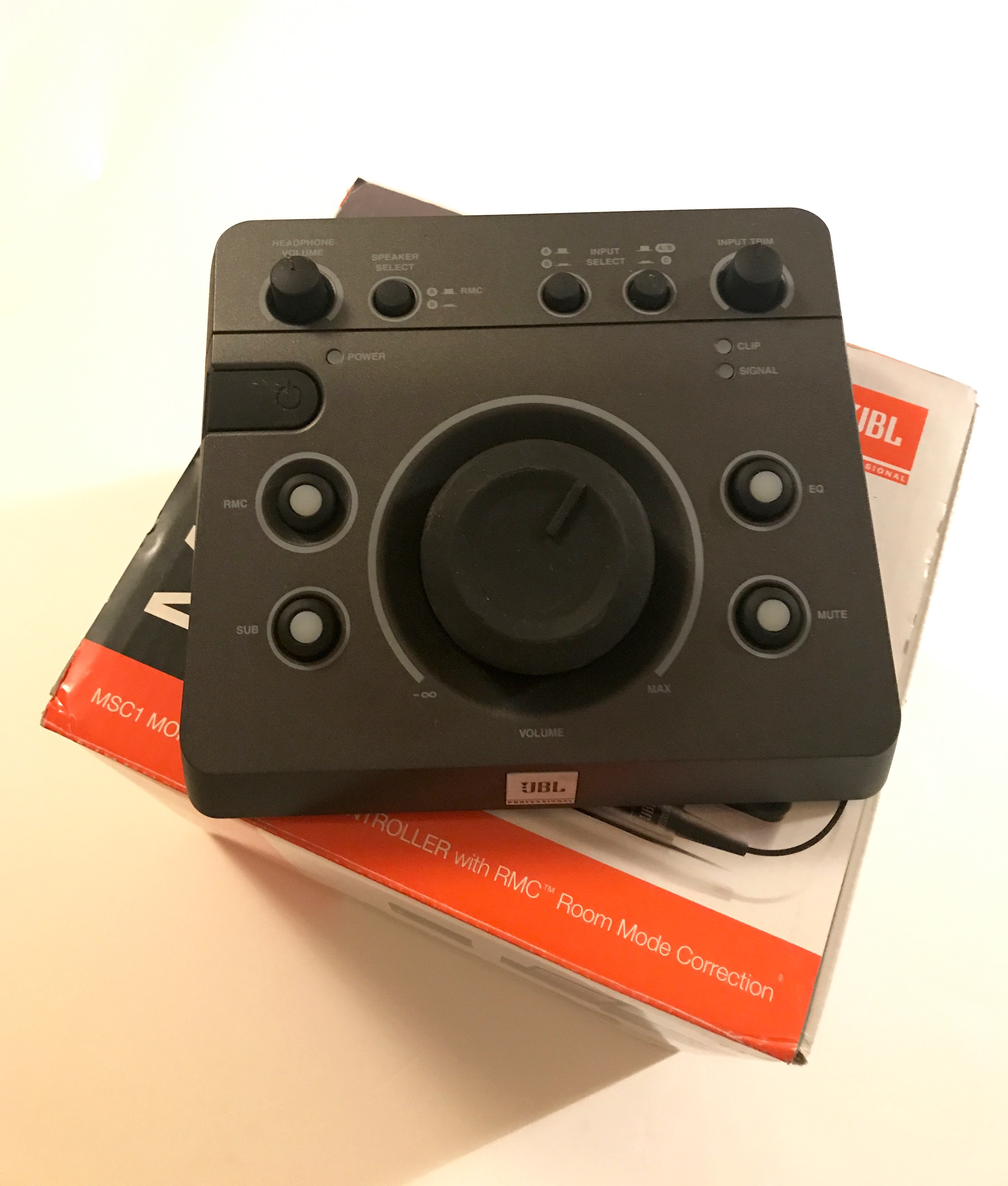 MSC1 Monitor System Controller JBL Audiofanzine