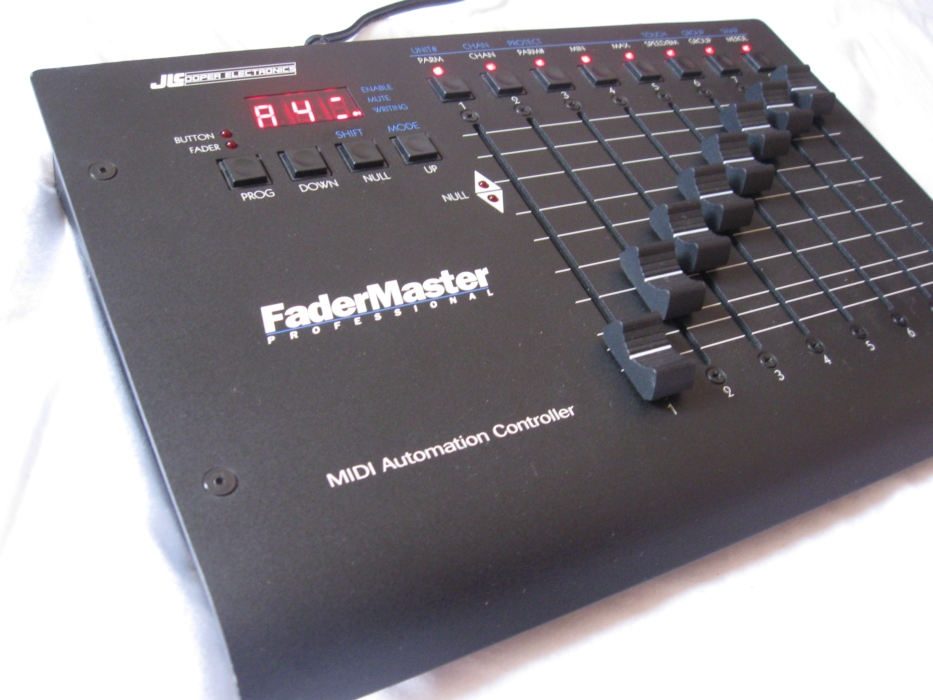 FADER MASTER PRO JL Cooper Electronics Fader Master Pro Audiofanzine