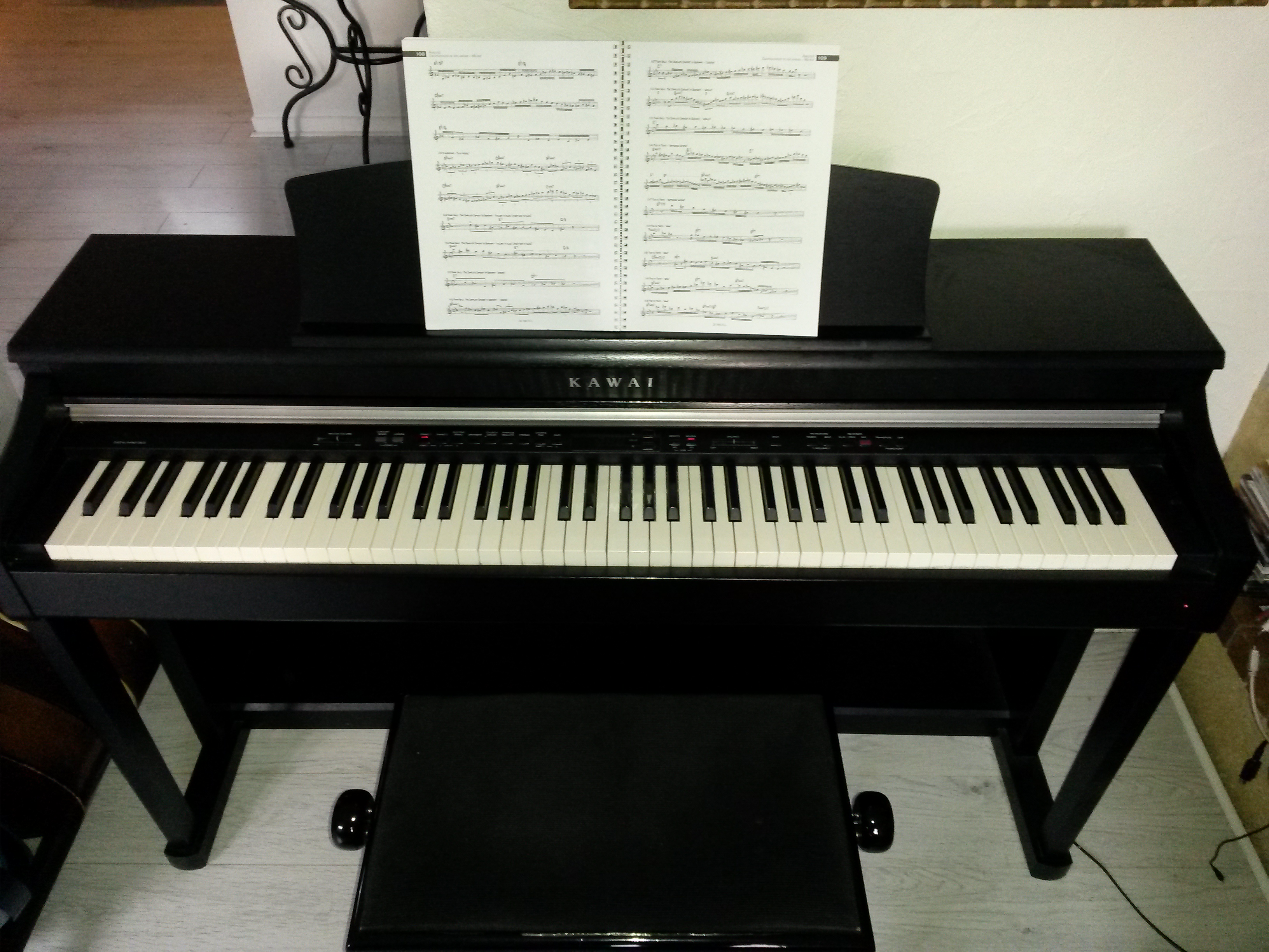 CN33 SATIN BLACK Kawai CN33 Satin Black Audiofanzine