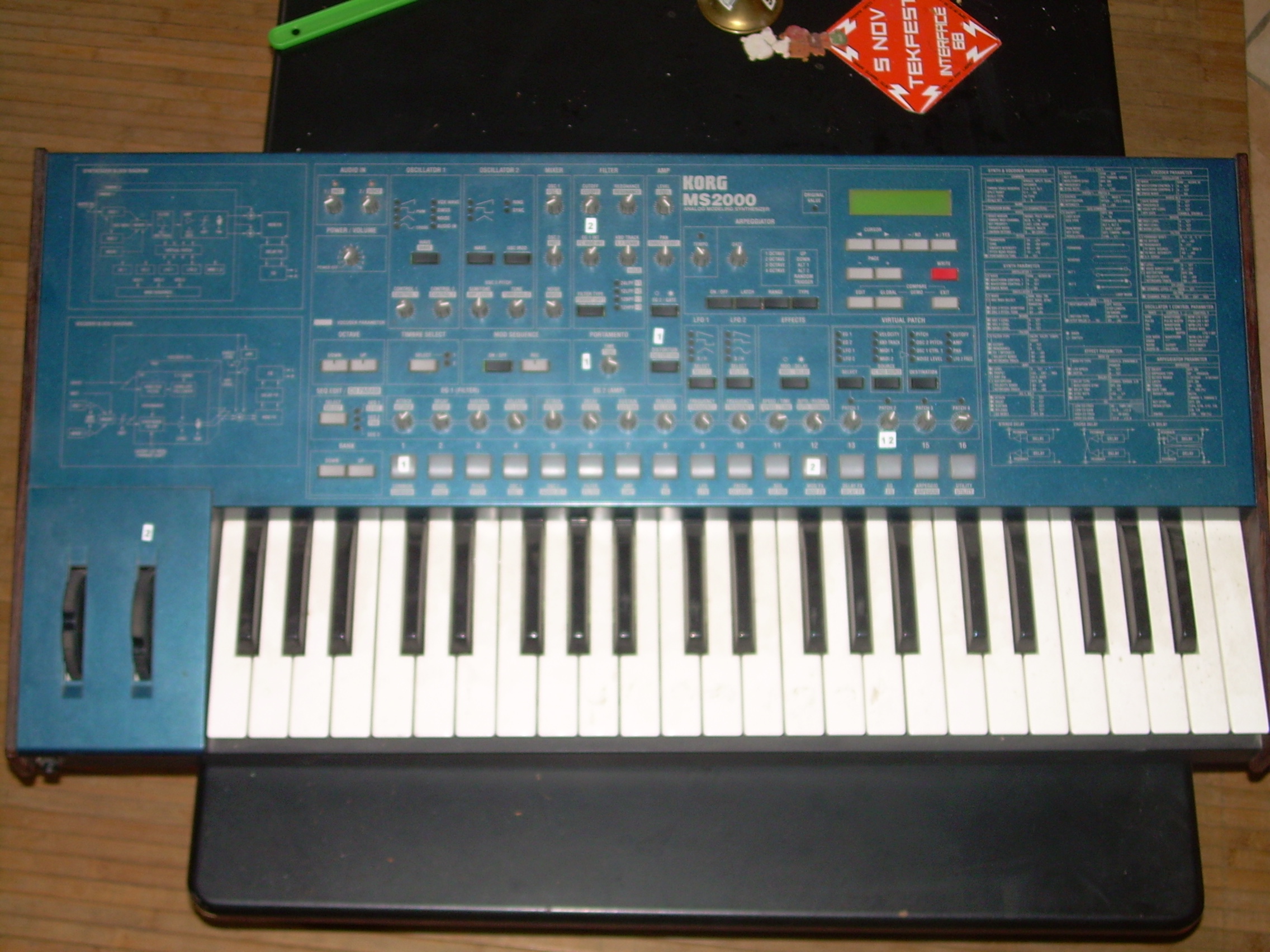 美品 KORG MS2000 ハードケース付 - 鍵盤楽器