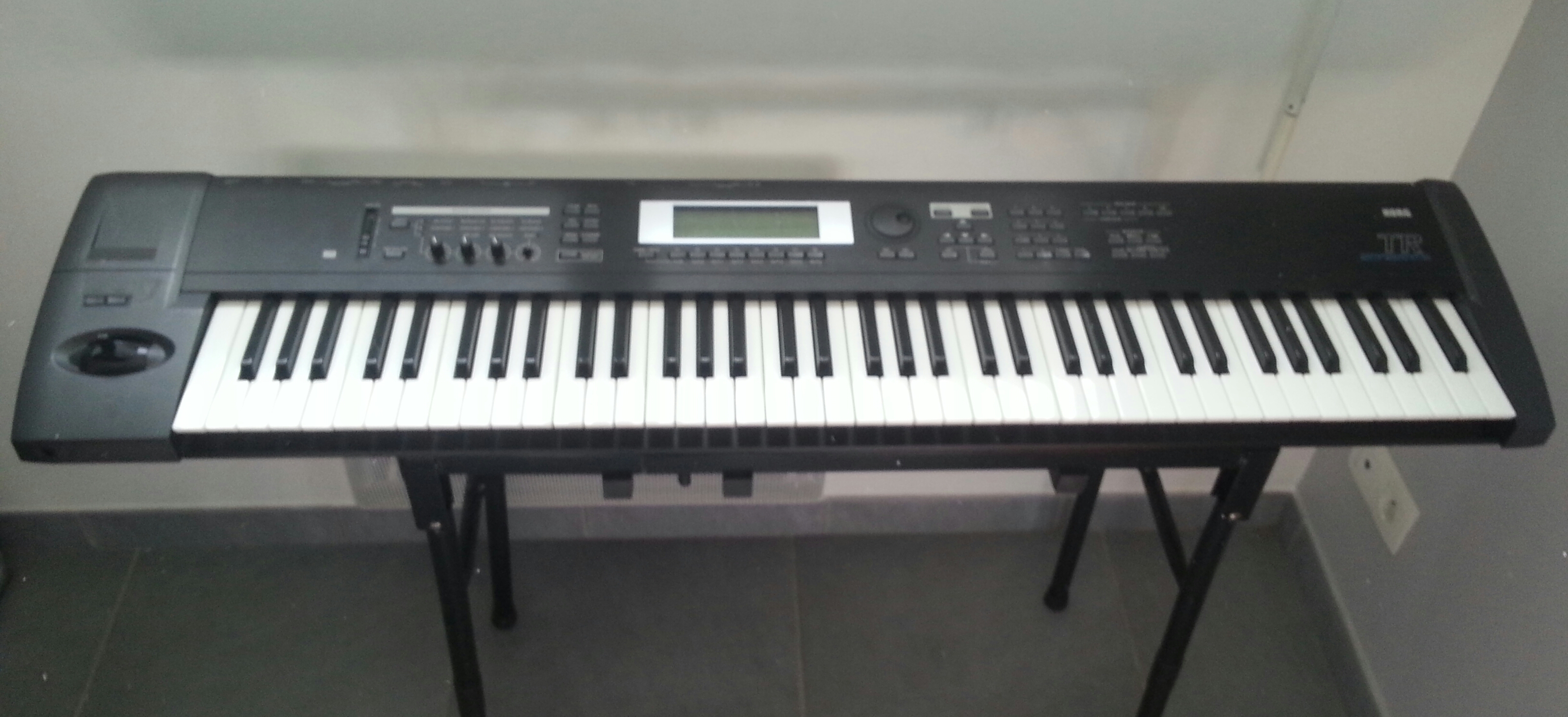 KORG コルグ TR76 シンセサイザー - 鍵盤楽器