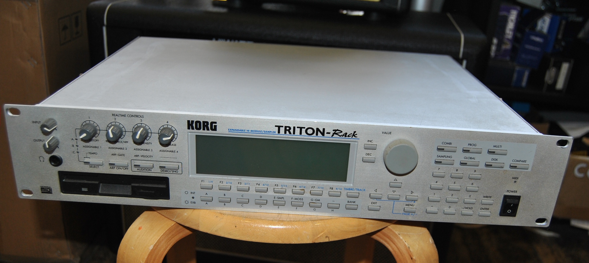 Photo Korg Triton Rack Korg Triton Rack 71806 1481037 Audiofanzine