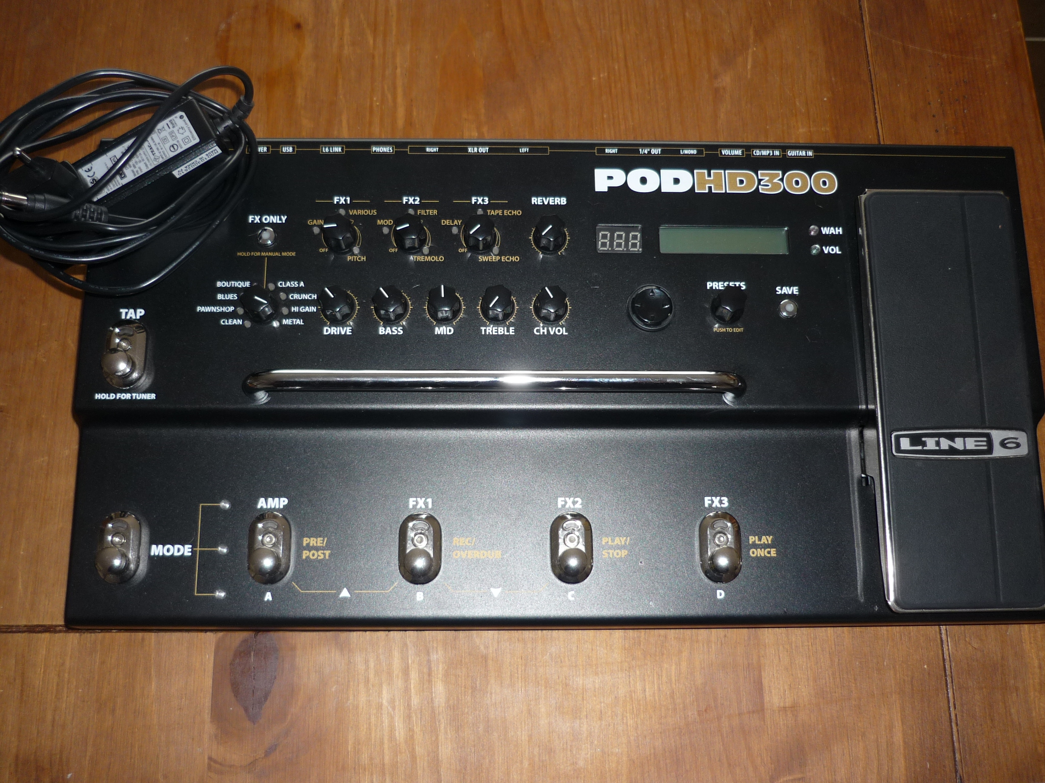 Line 6 POD HD300 image (404486) Audiofanzine Line 6 POD HD300 image (404486) Audiofanzine