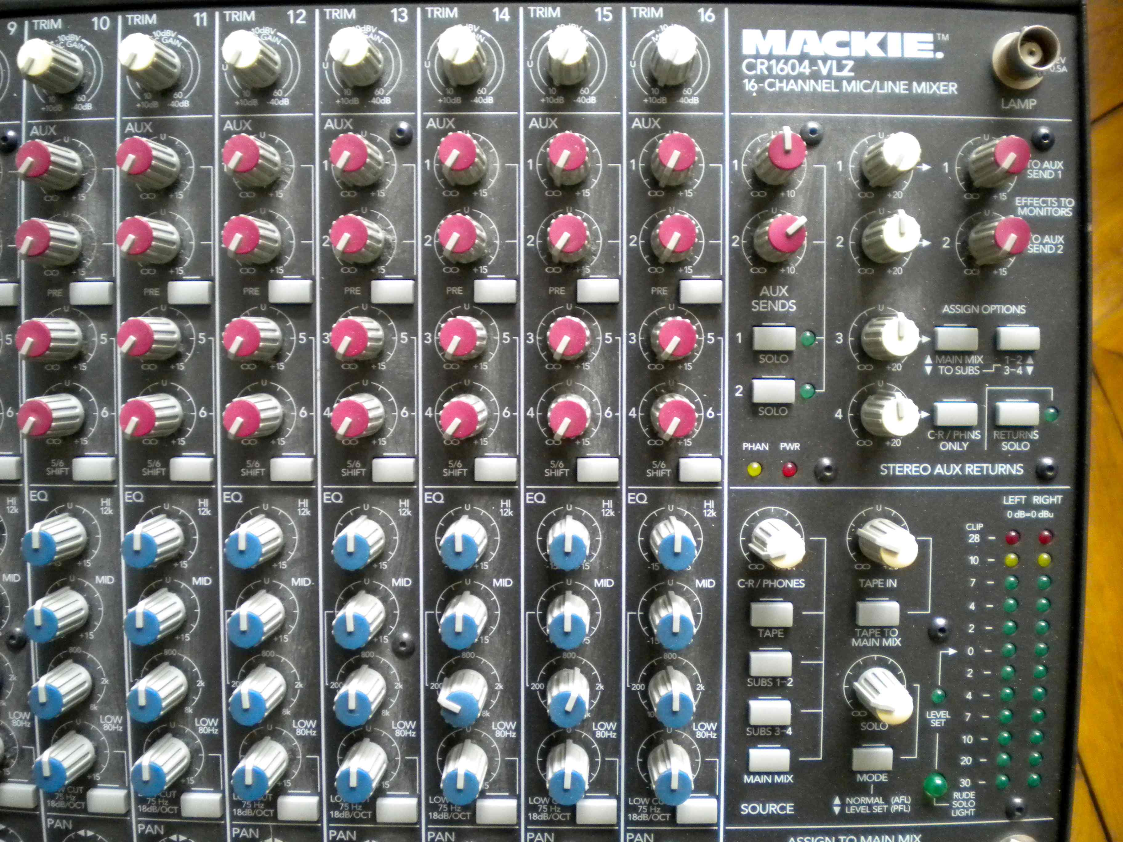 What all can i hook up to a mackie 1202 vlz