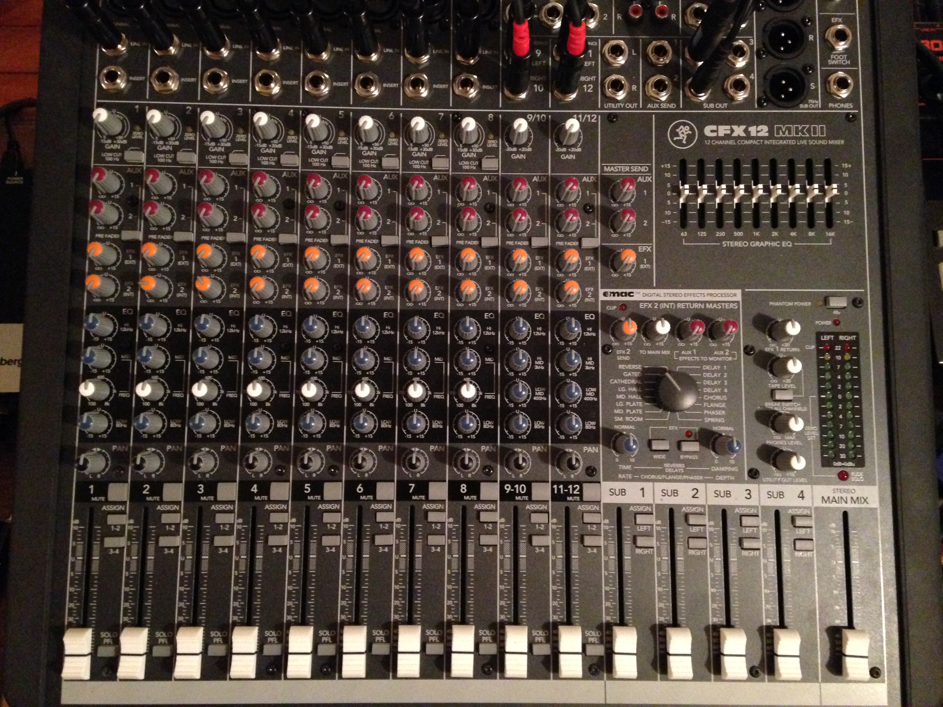 CFX12.MKII Mackie CFX12.mkII Audiofanzine
