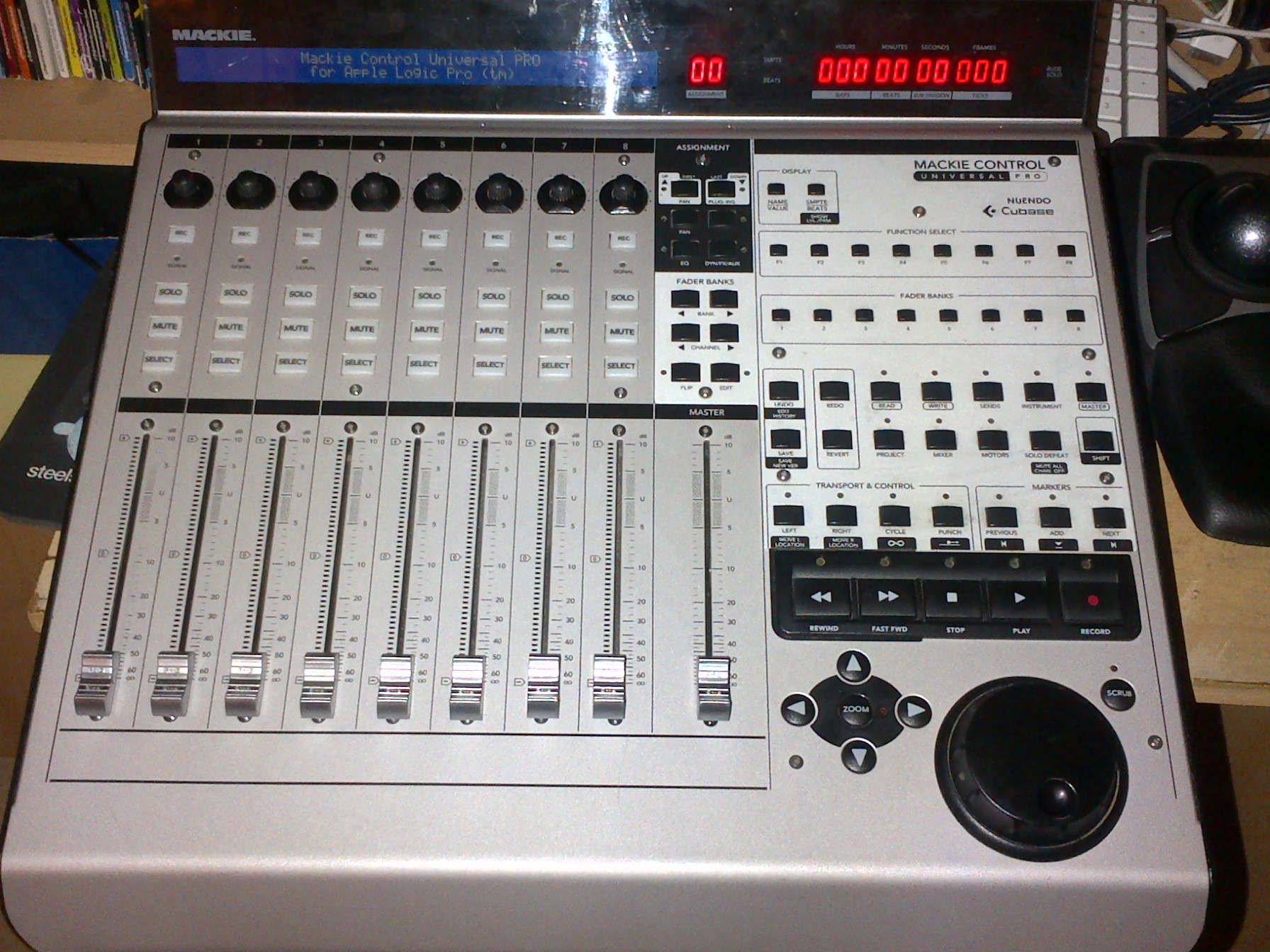 Mackie Control Universal Pro image (279181) Audiofanzine