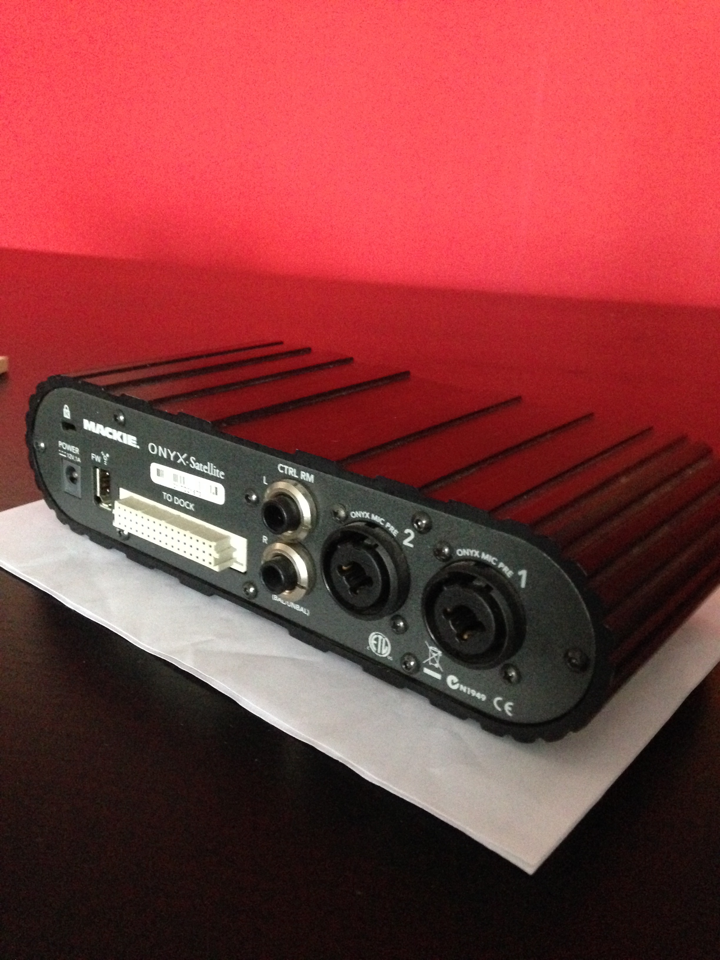 ONYX SATELLITE Mackie Onyx Satellite Audiofanzine