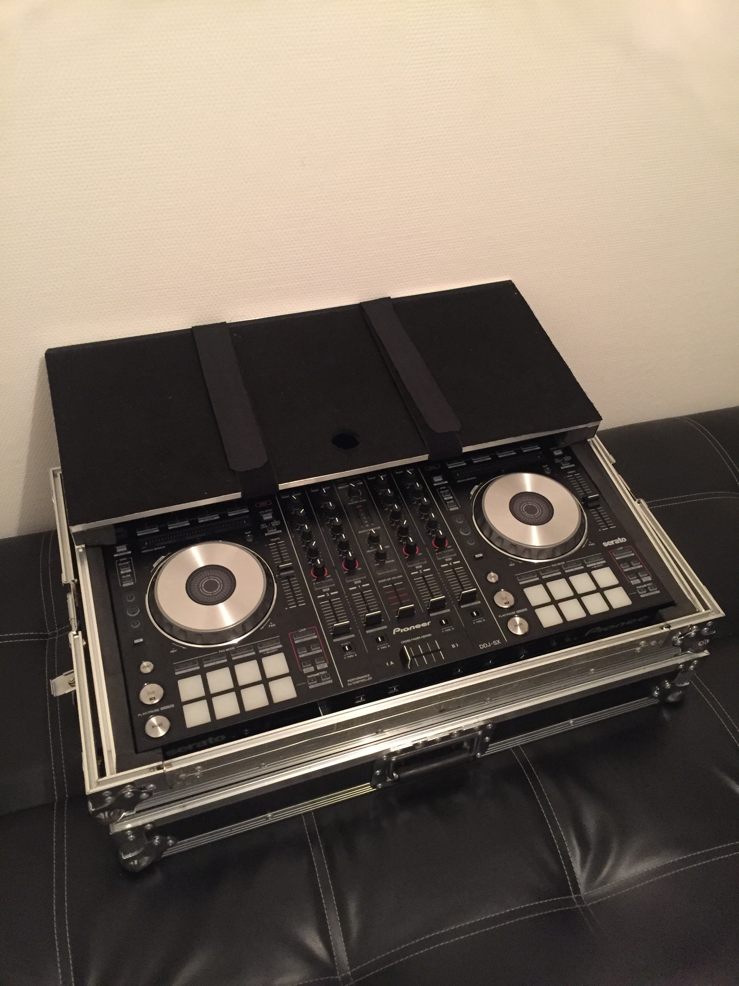 Controller Flightcase Workstation Ddj Sx Magma Audiofanzine