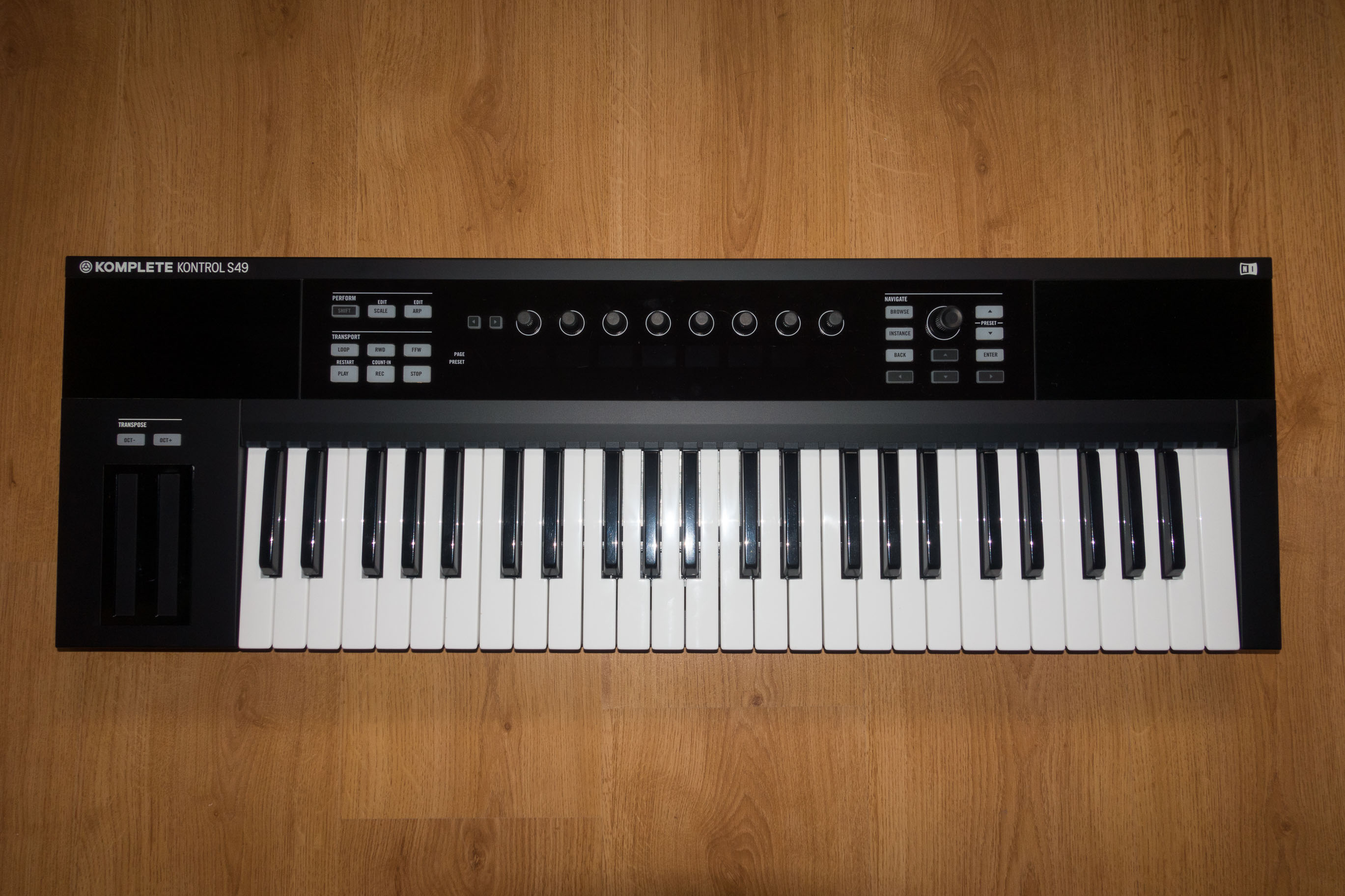 KOMPLETE KONTROL S49 - Native Instruments Komplete Kontrol S49 ...