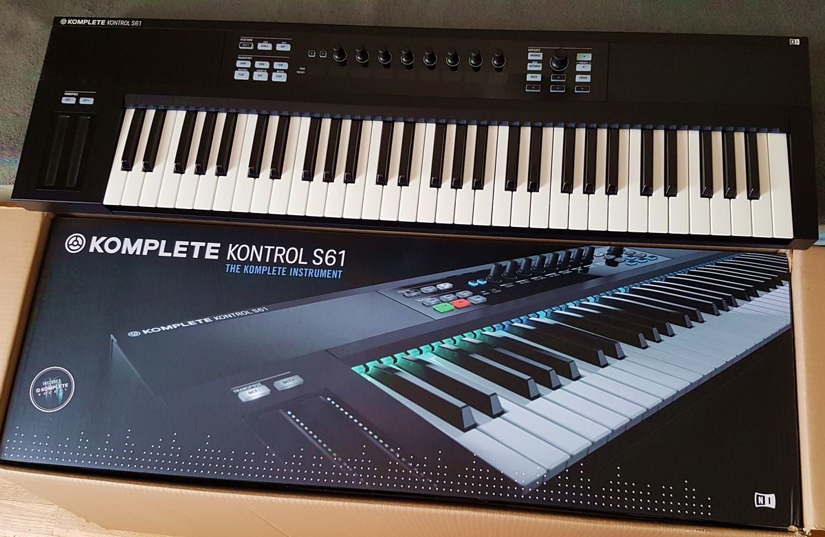 KOMPLETE KONTROL S61 - Native Instruments Komplete Kontrol S61 ...