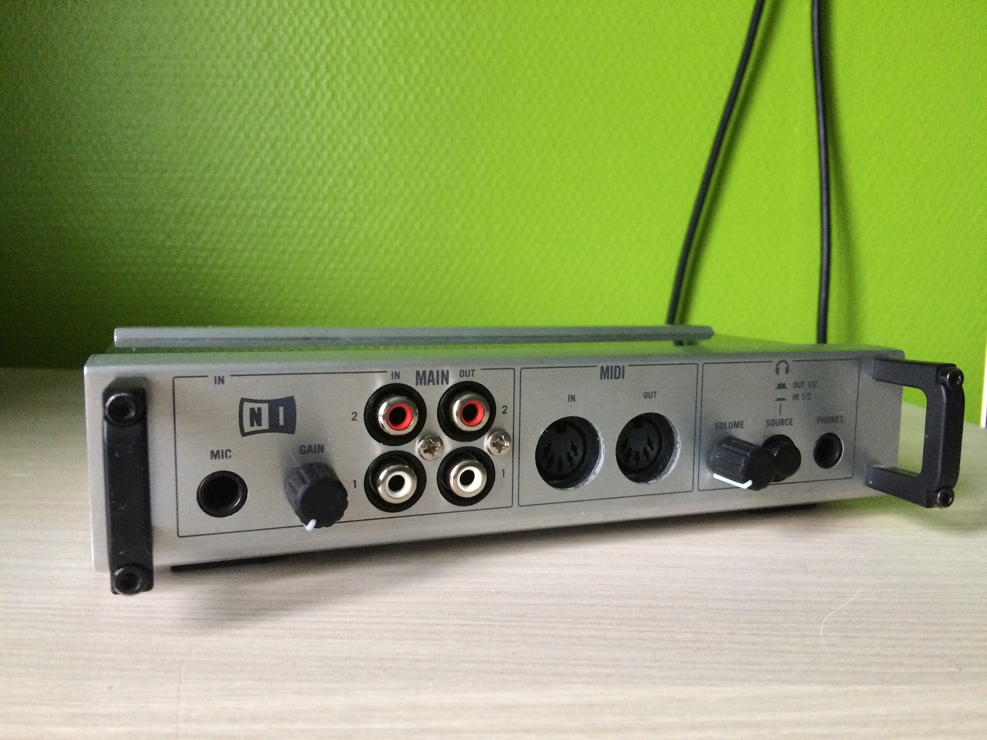 TRAKTOR AUDIO 10 Native Instruments Traktor Audio 10 Audiofanzine