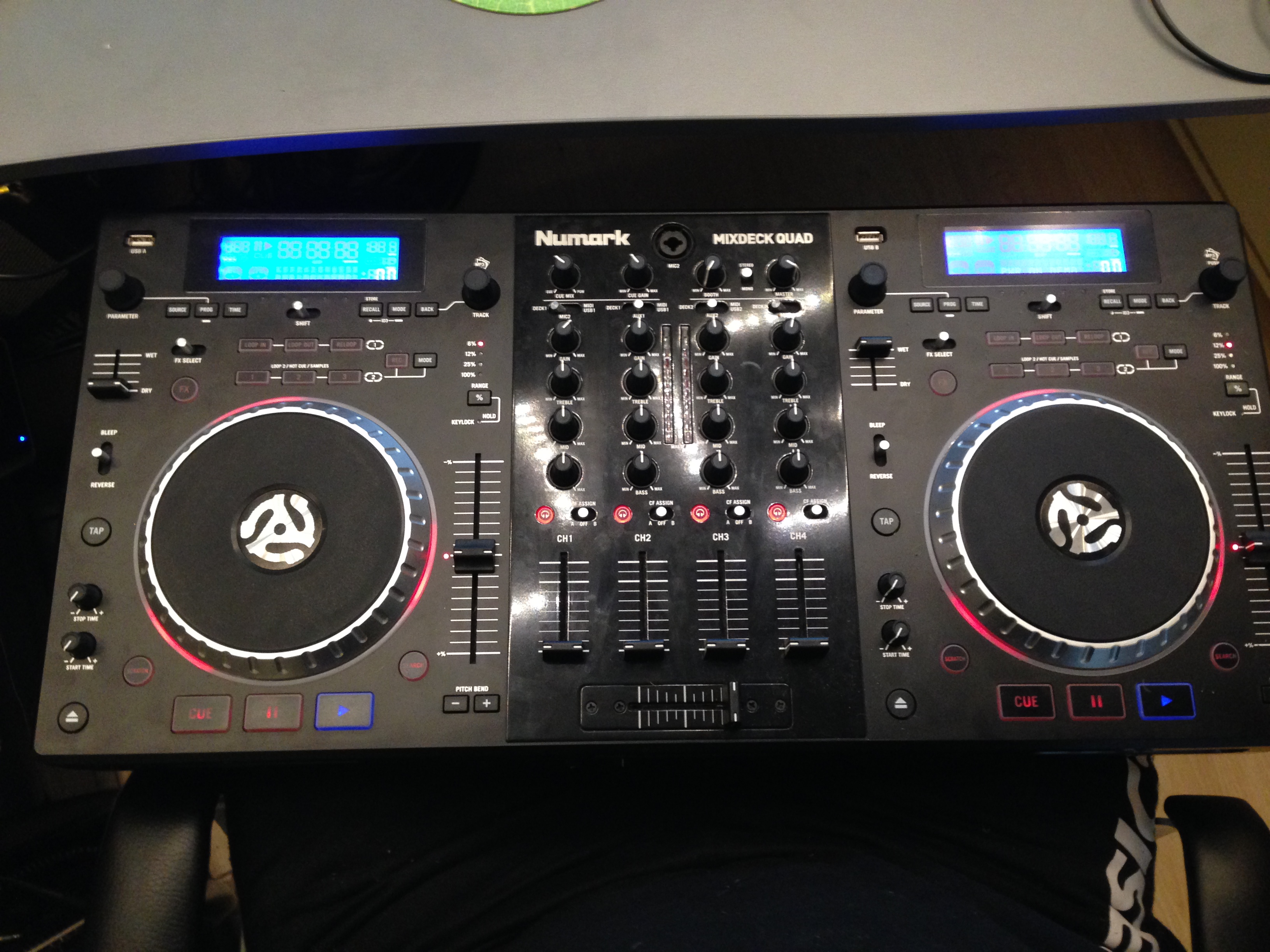 Numark Mixdeck Quad image (982054) Audiofanzine