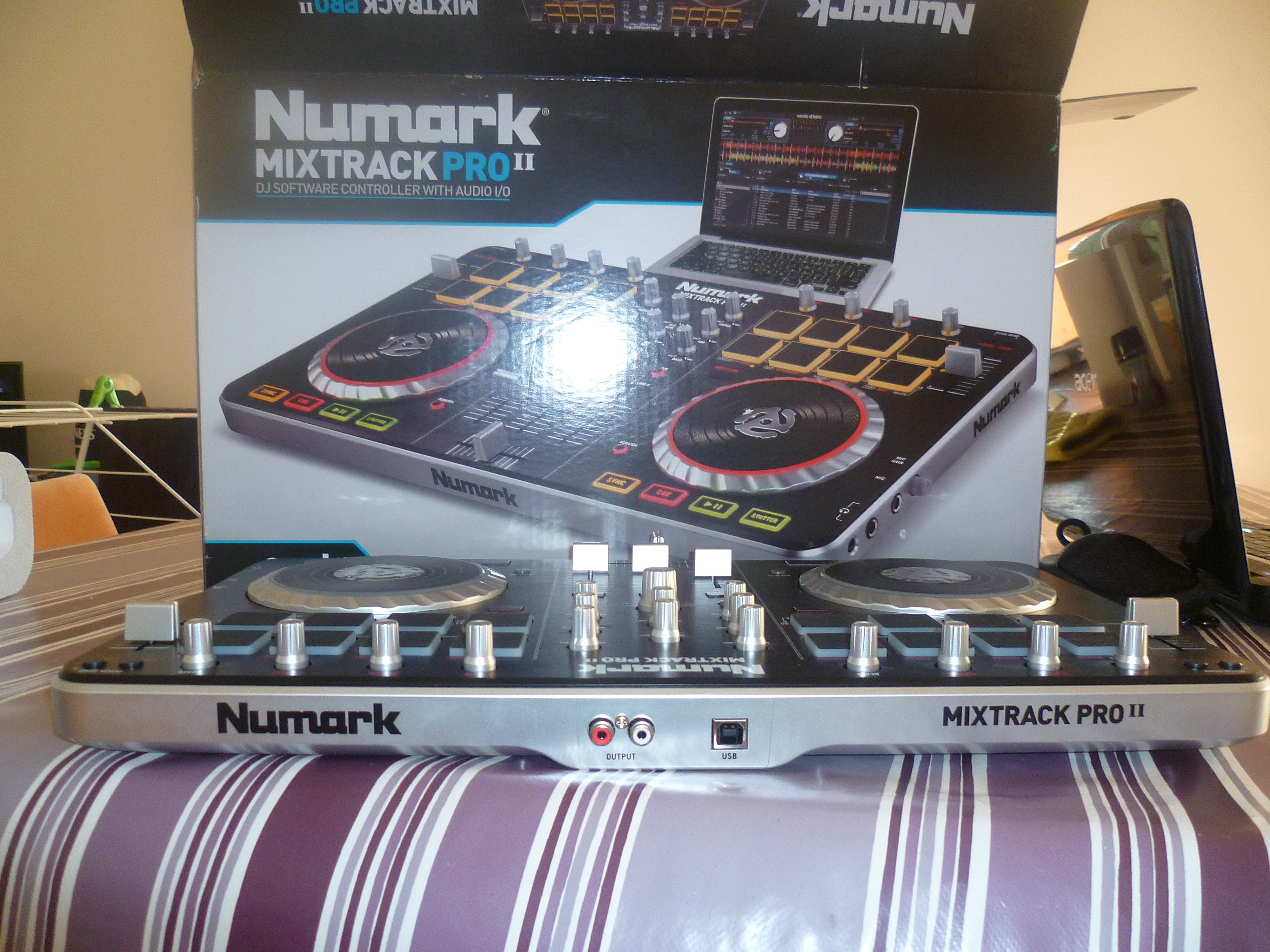 Numark Mixtrack Pro II - Black image (#732211) - Audiofanzine