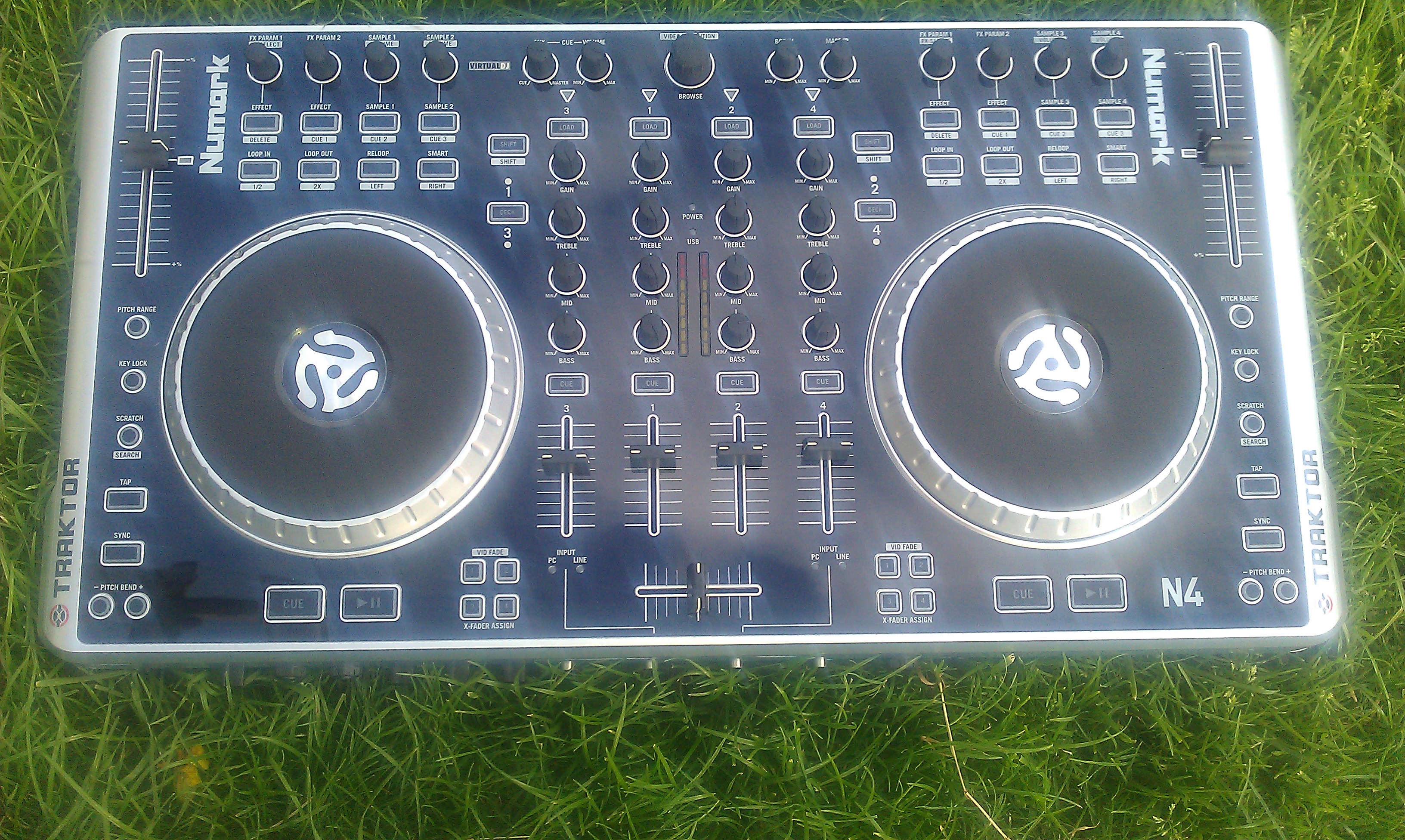 Numark N4 image (425352) Audiofanzine