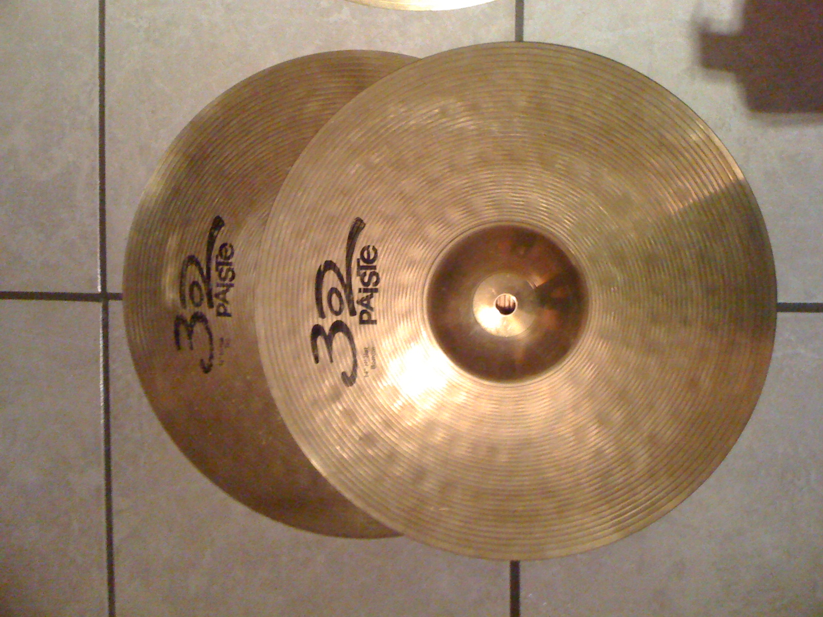 302 HIHAT 14" Paiste 302 HiHat 14" Audiofanzine