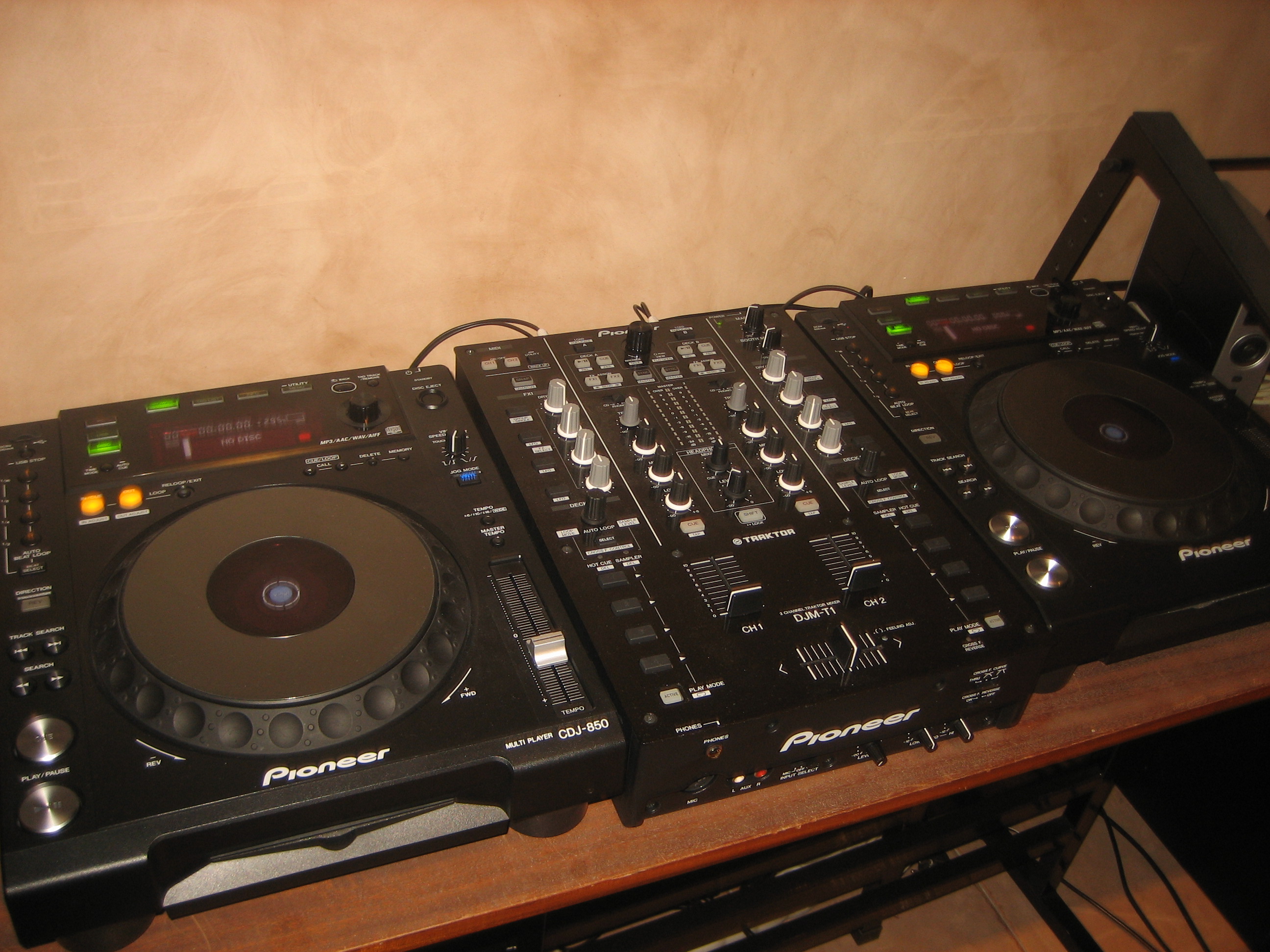 cdj 850