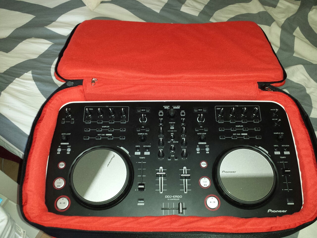 Pioneer DDJERGOV image (691876) Audiofanzine