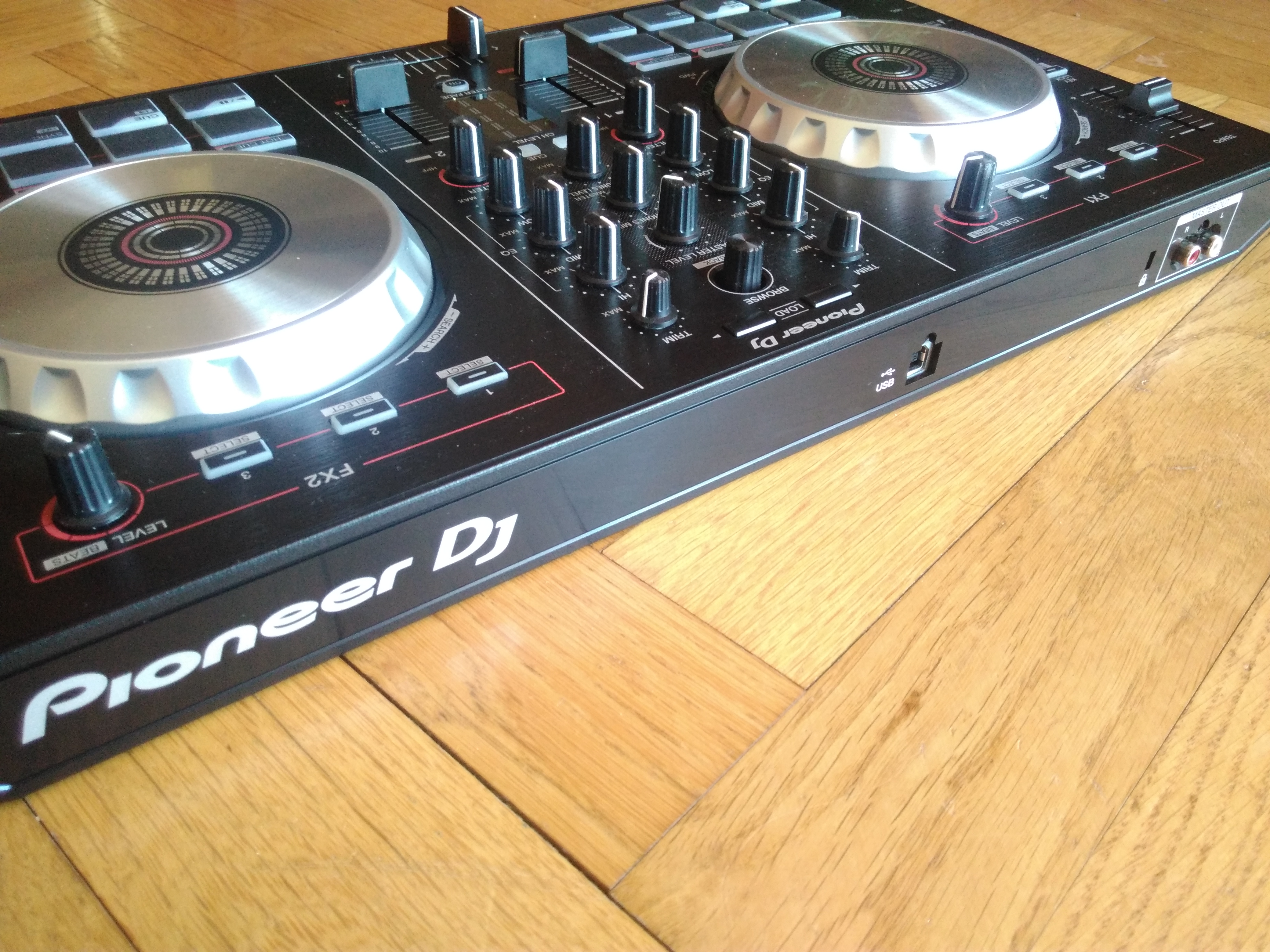 Vends Table De Mixage Pioneer Ddj Sb Auvergne Audiofanzine