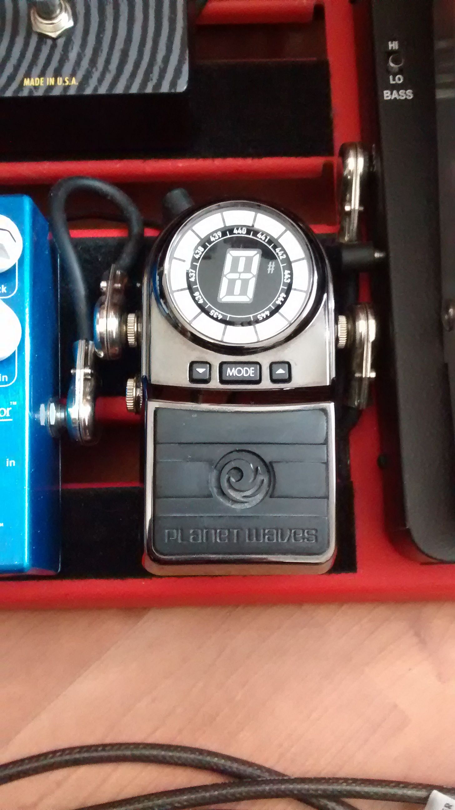 CT04 Chromatic Pedal Tuner Waves Audiofanzine